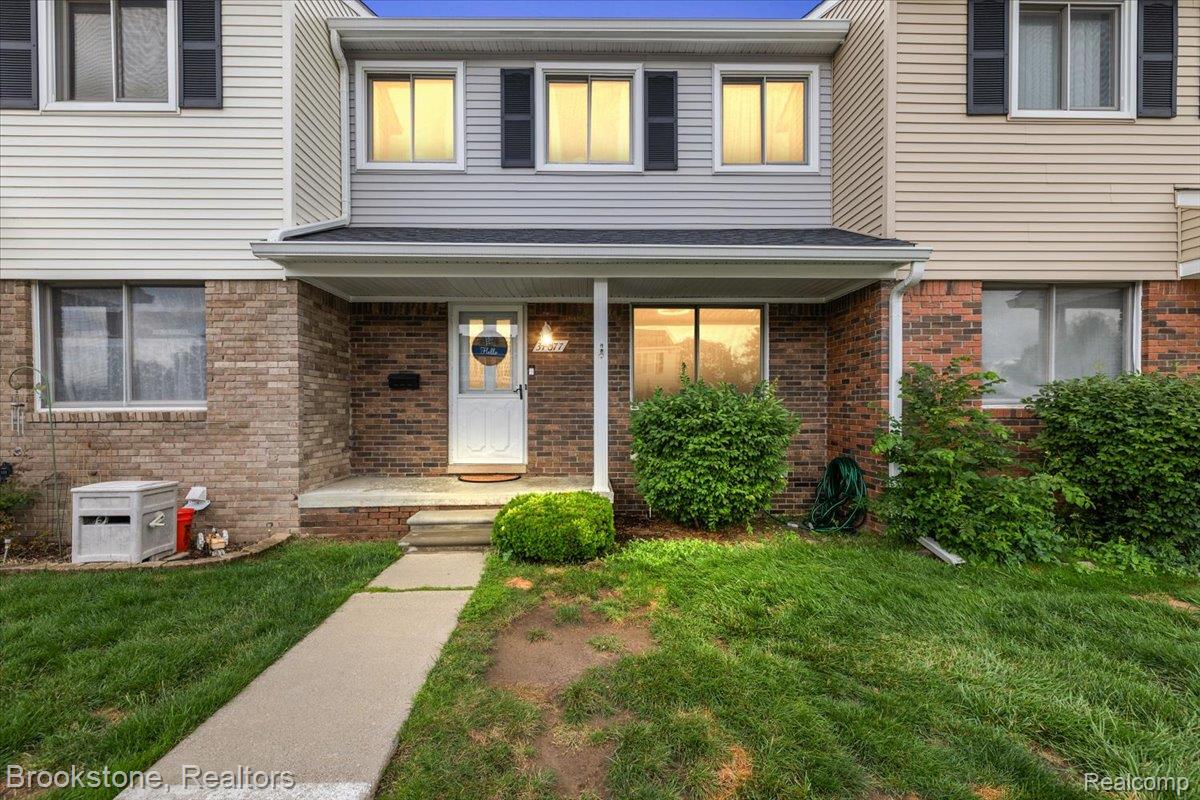 37077, Brynford, Clinton Township, Michigan, 48036