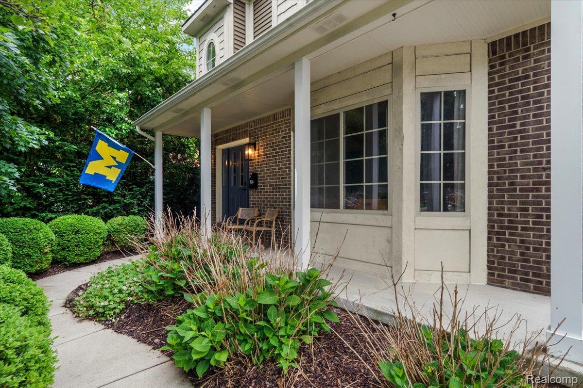 124, Woodside, Royal Oak, Michigan, 48073