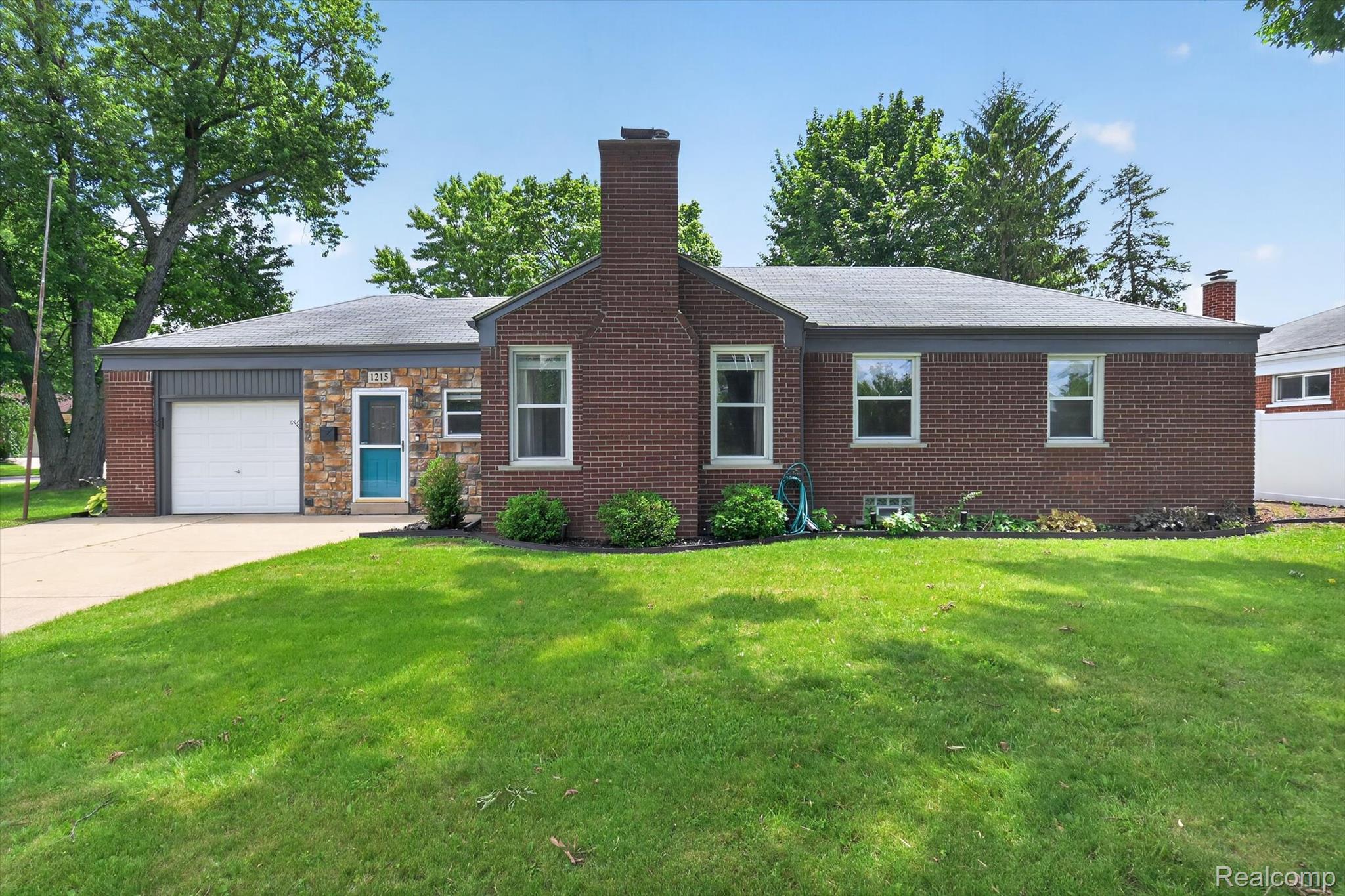 1215, Goddard, Wyandotte, Michigan, 48192