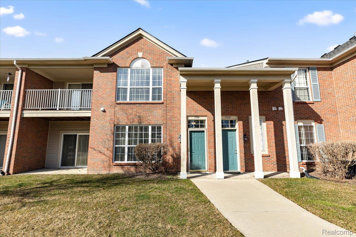 17104, Chesapeake Circle, Walled Lake, Michigan, 48390