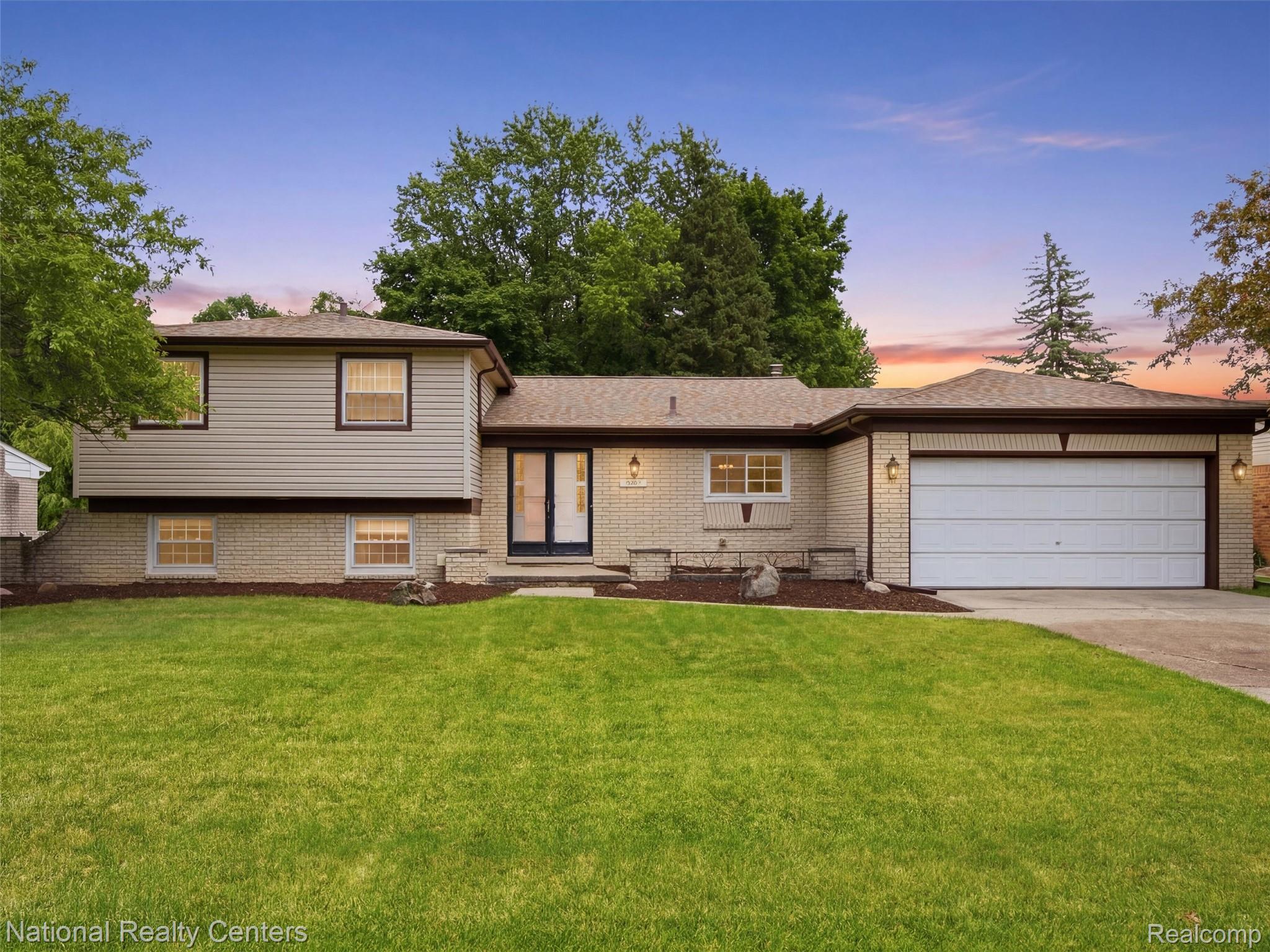 17418, Country Club, Livonia, Michigan, 48152