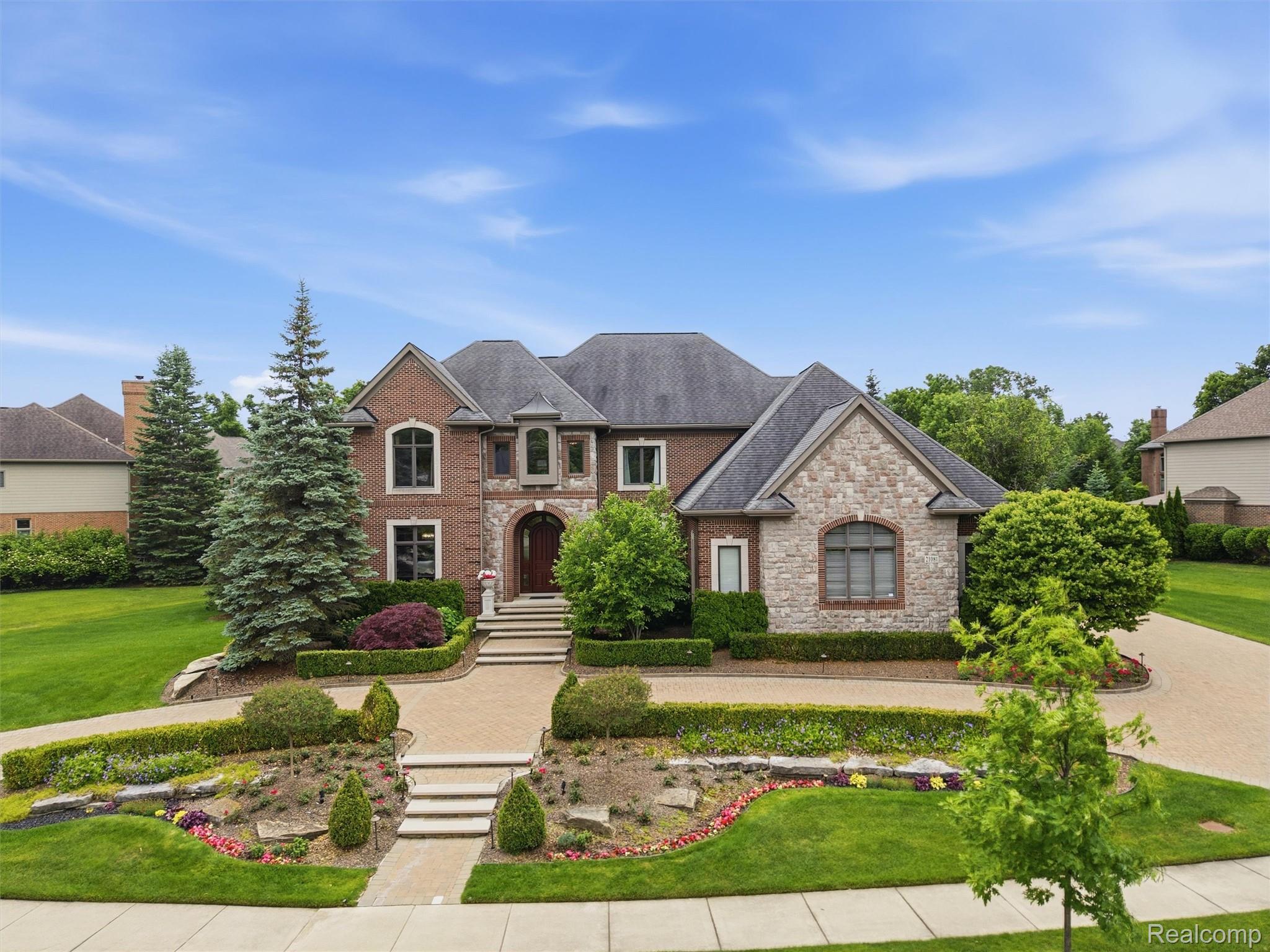 21081, Equestrian, Northville, Michigan, 48167