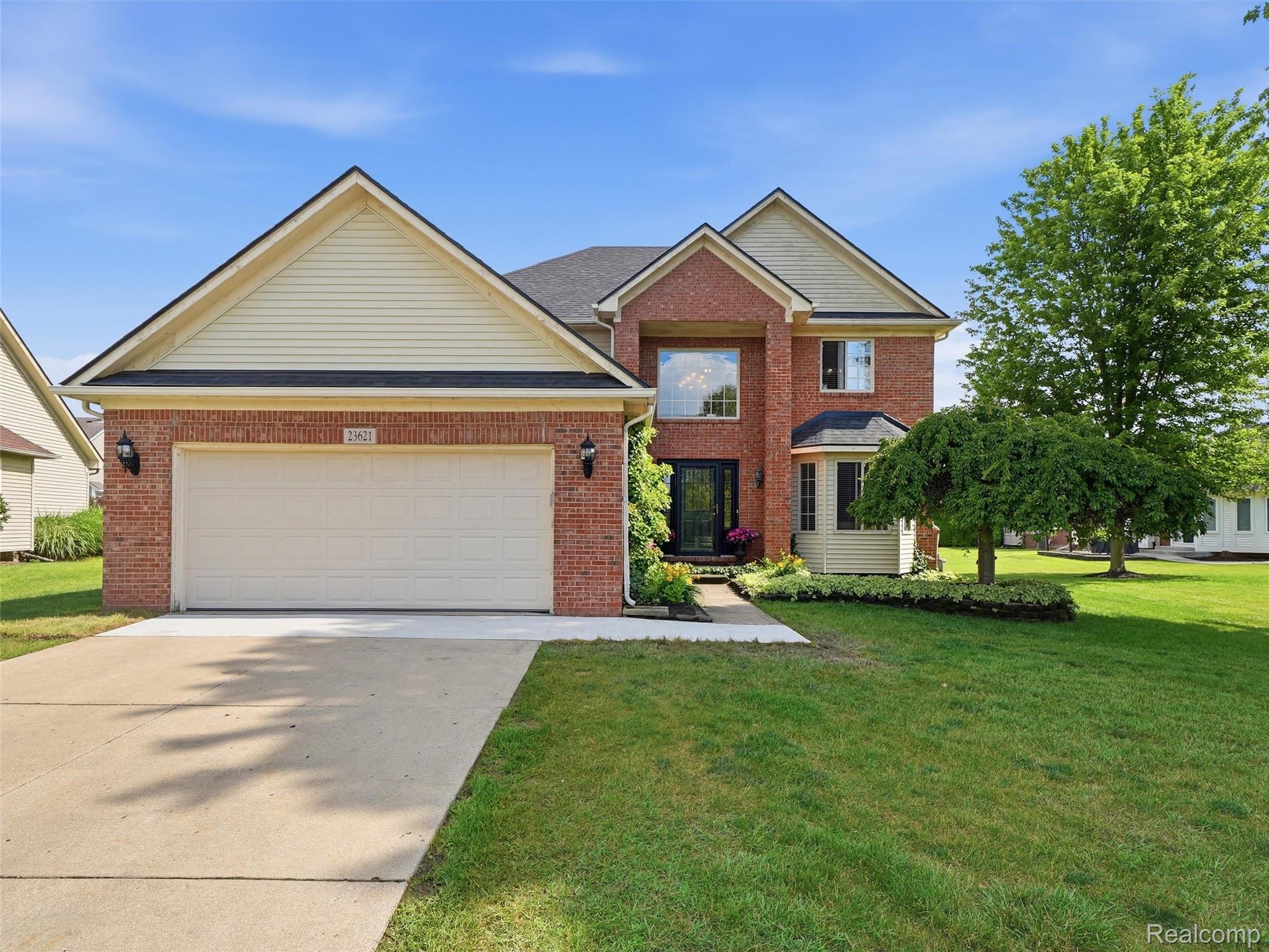 23621, Crescent Ridge, New Boston, Michigan, 48164