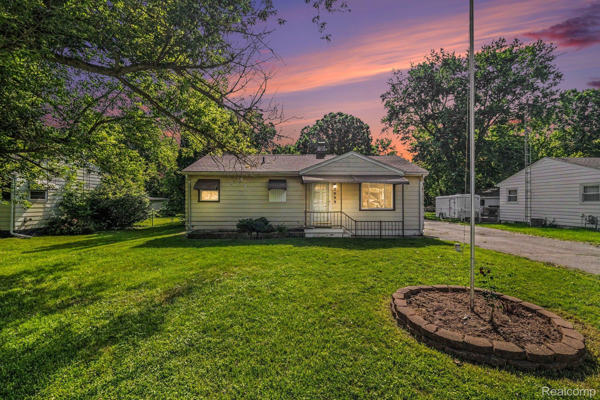 2089, Christner, Burton, Michigan, 48519