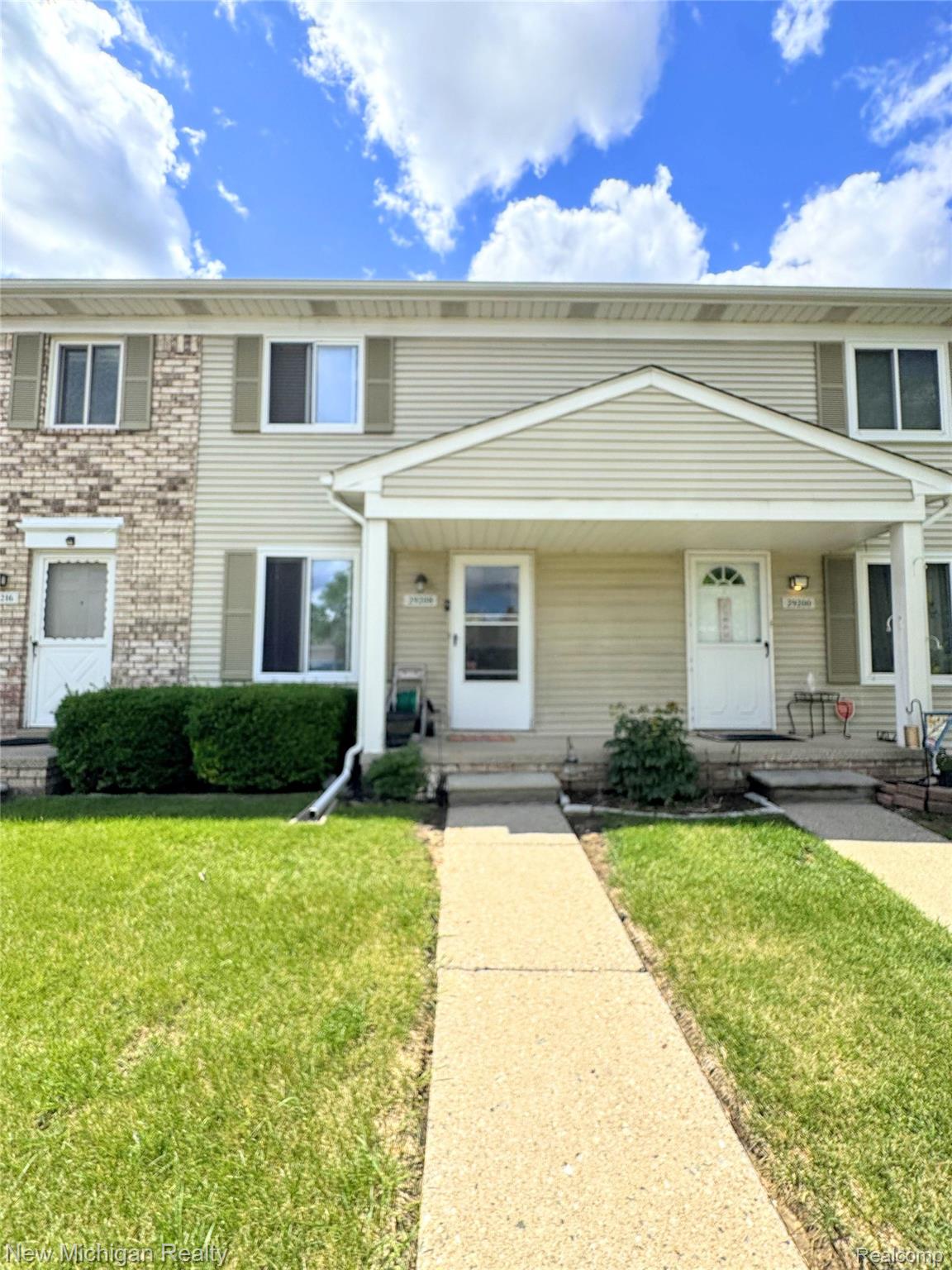 29208, Brittany, Roseville, Michigan, 48066
