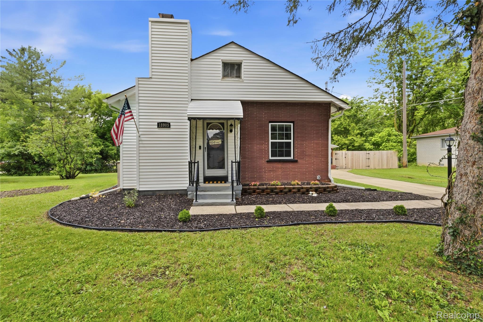 18905, Maplewood, Livonia, Michigan, 48152