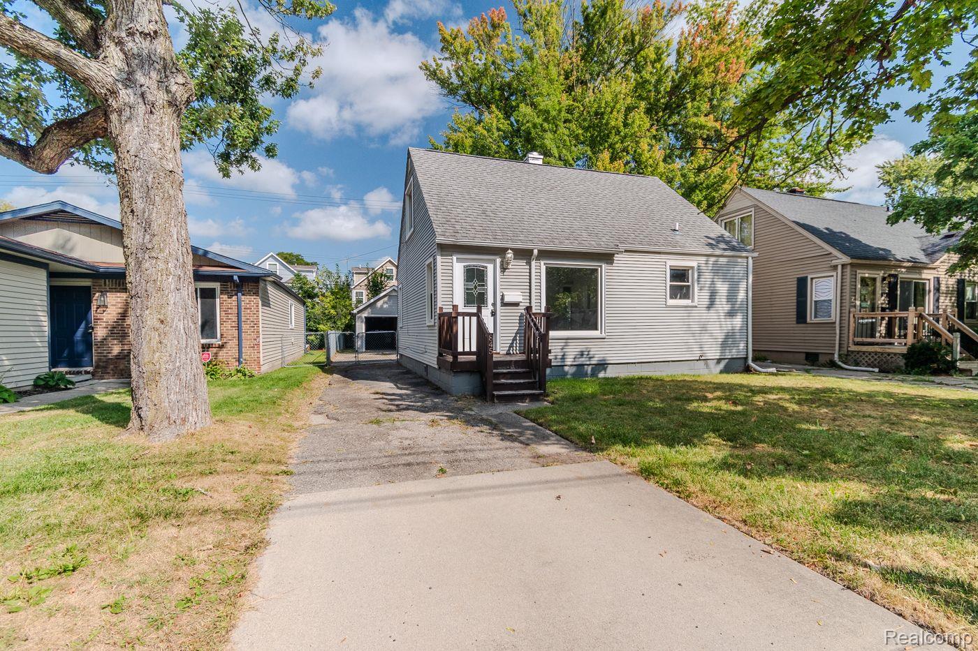 845, 14 MILE, Birmingham, Michigan, 48009