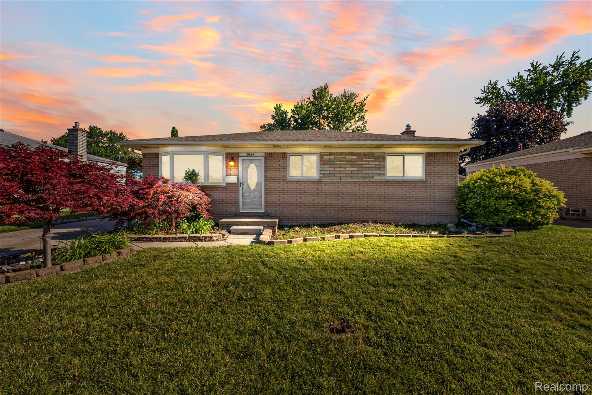 15641, Common, Roseville, Michigan, 48066