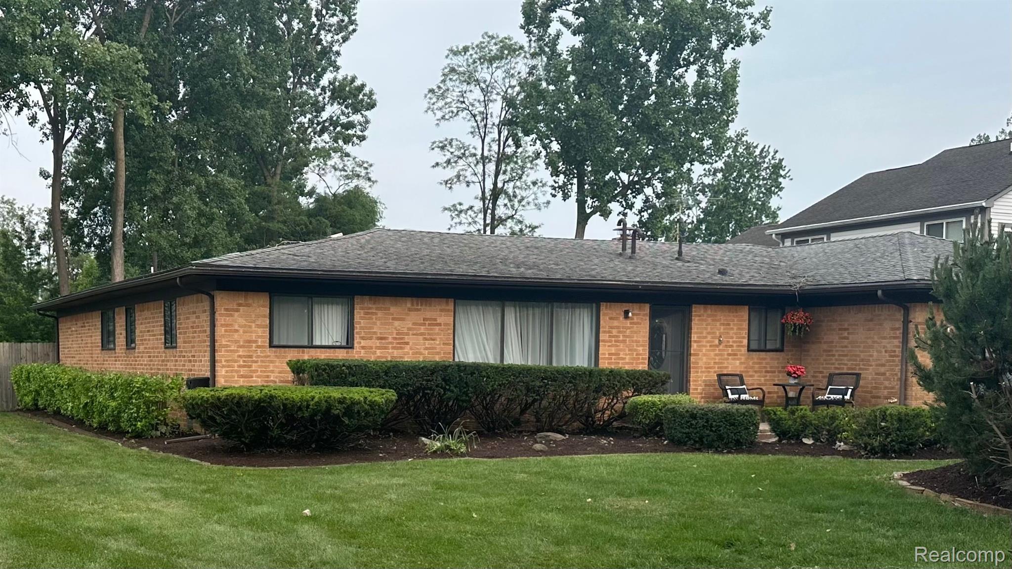 1075, Lalond, Waterford, Michigan, 48327