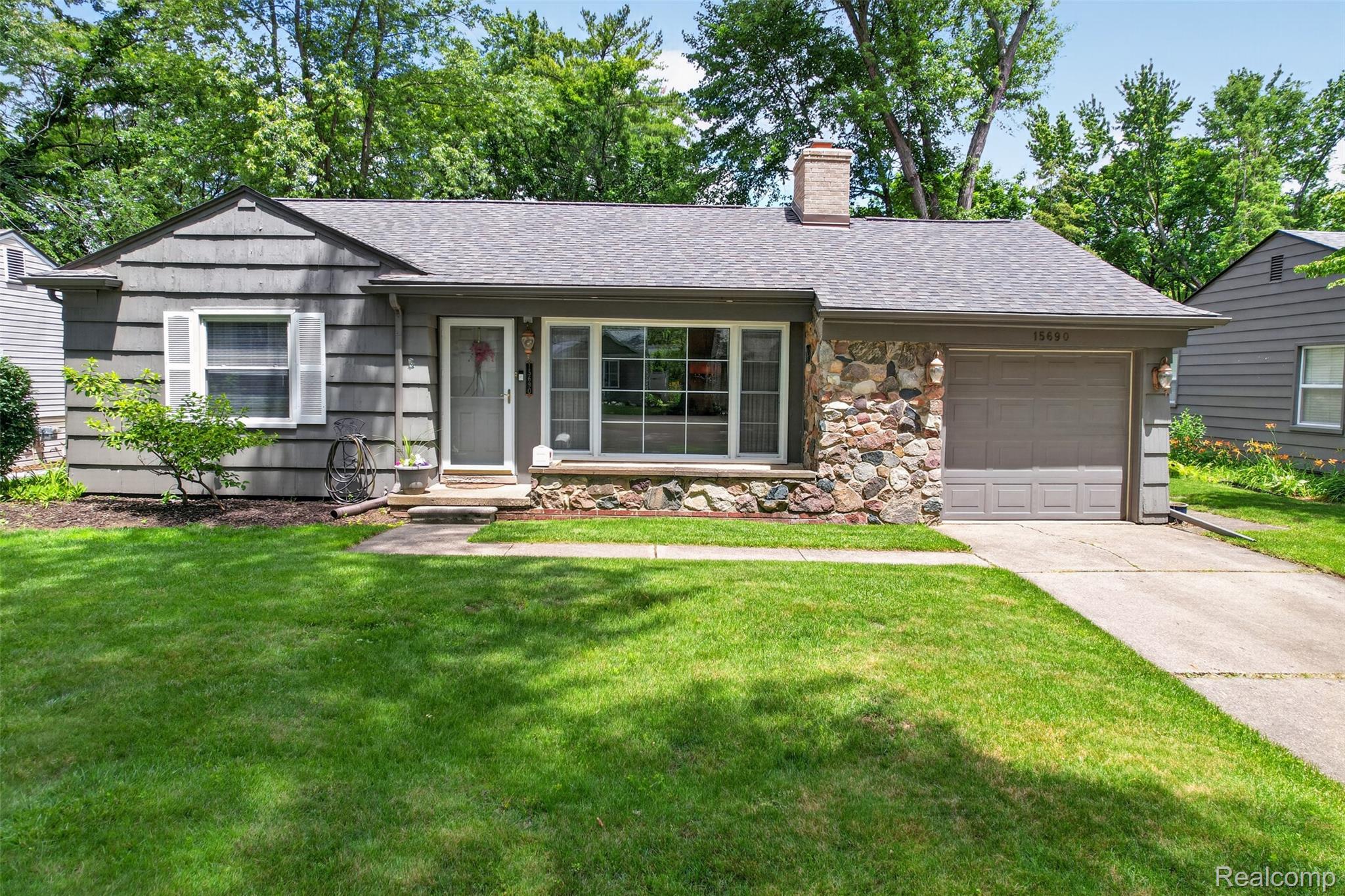 15690, Birwood, Beverly Hills, Michigan, 48025