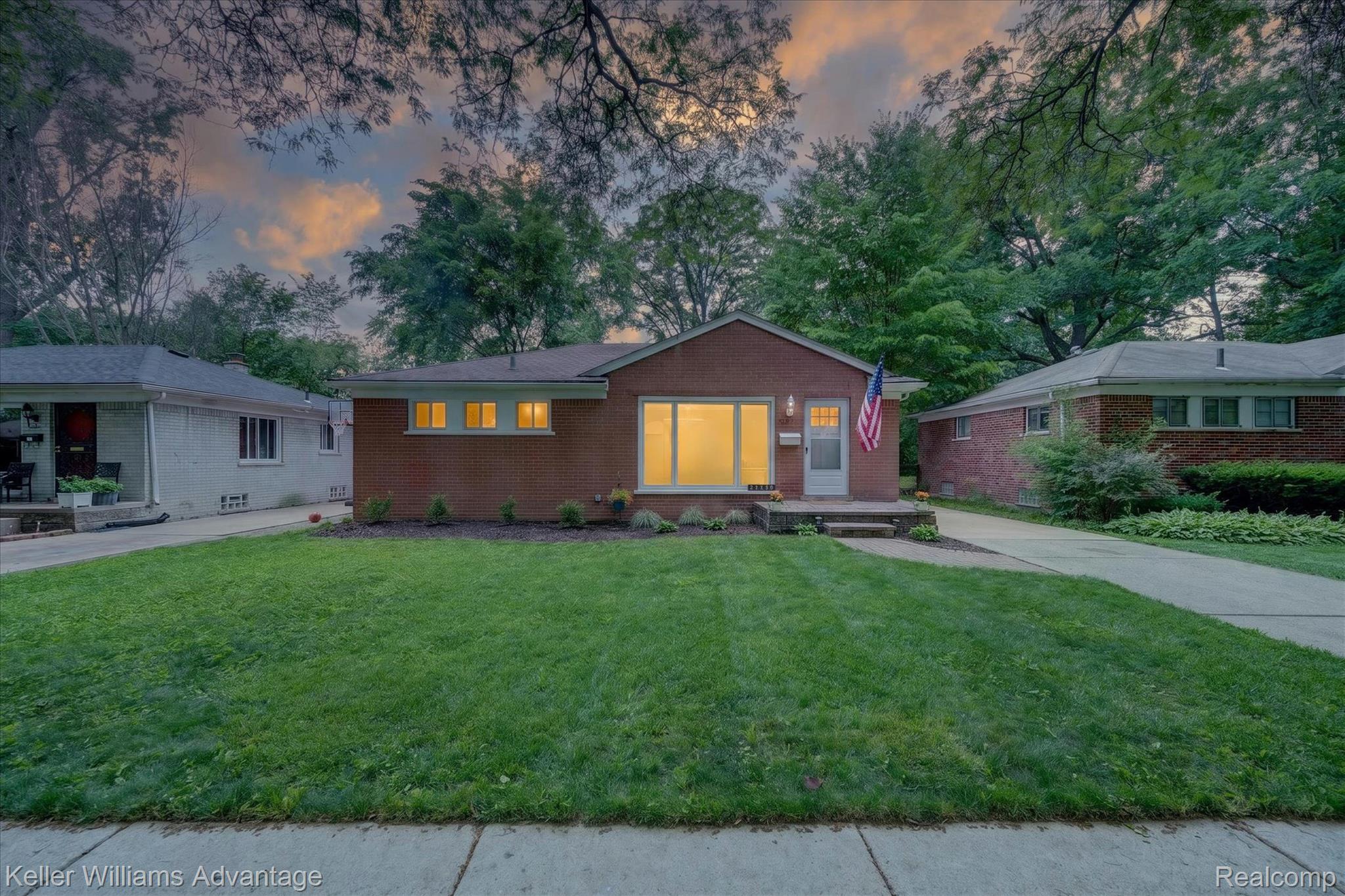21681, Sussex, Oak Park, Michigan, 48237