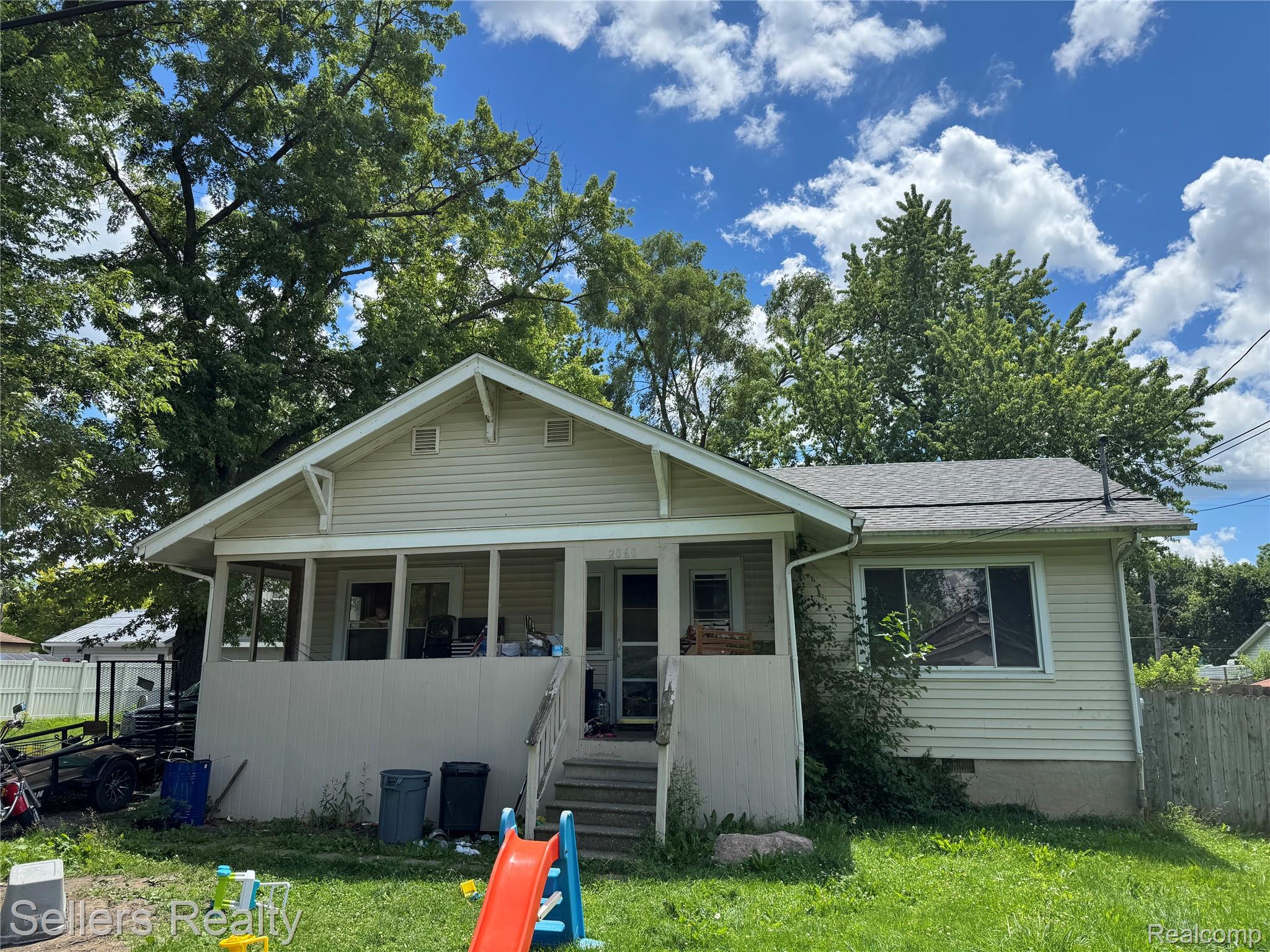 2060, Williamson, Burton, Michigan, 48529