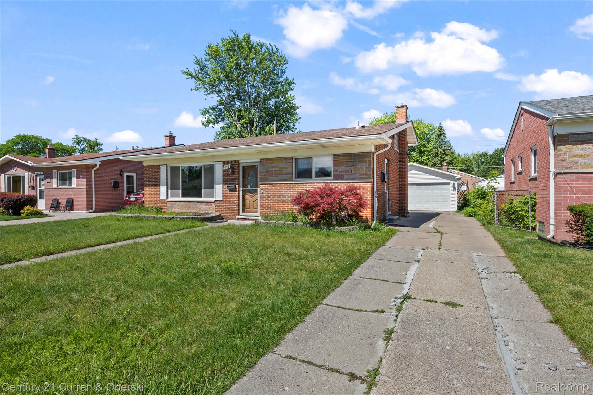 692, Easley, Westland, Michigan, 48186