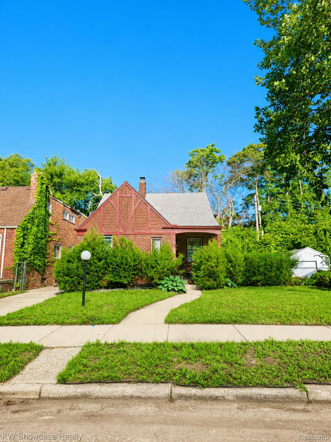 16577, Lesure, Detroit, Michigan, 48235