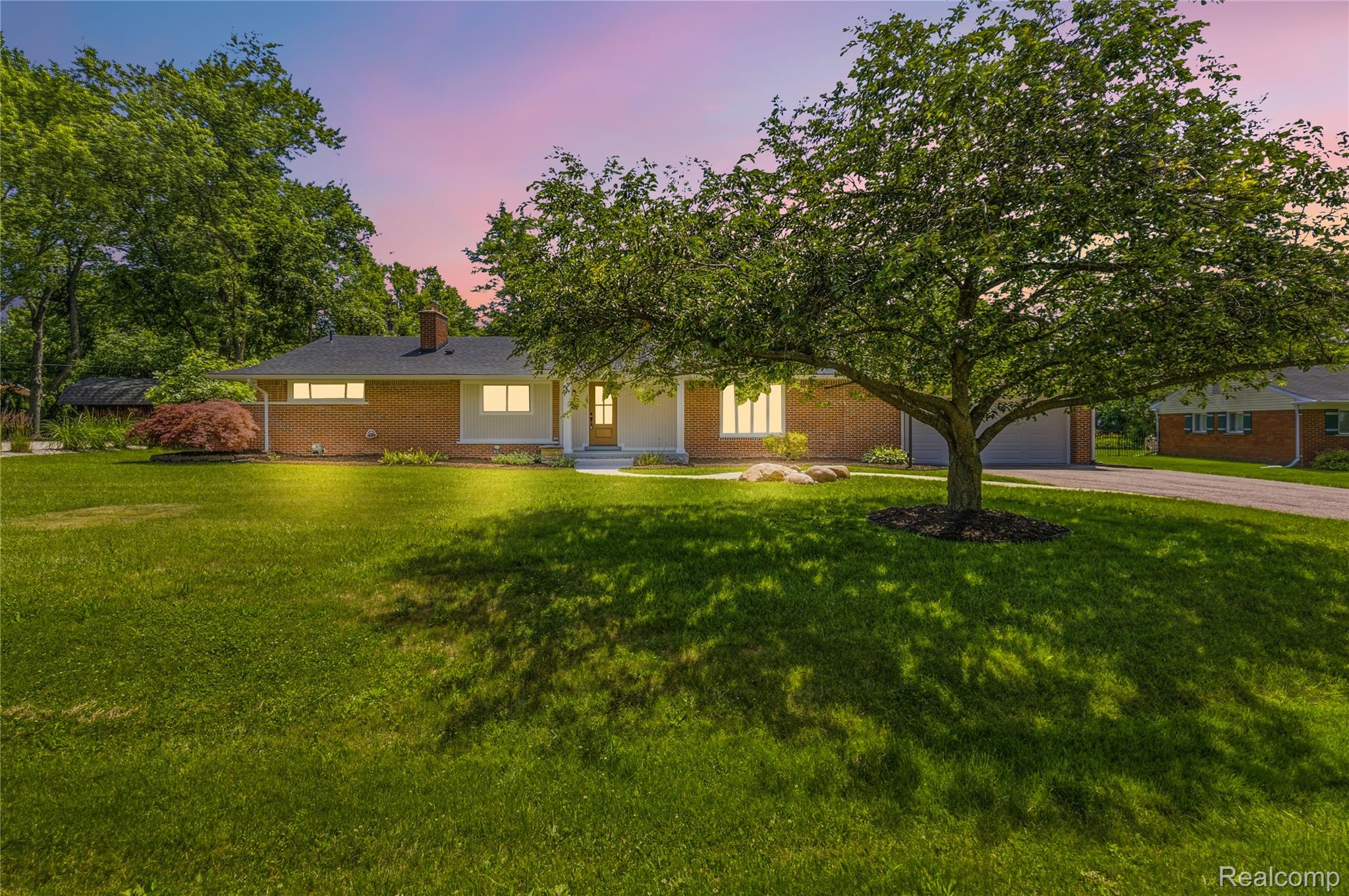 28264, Bayberry, Farmington, Michigan, 48331