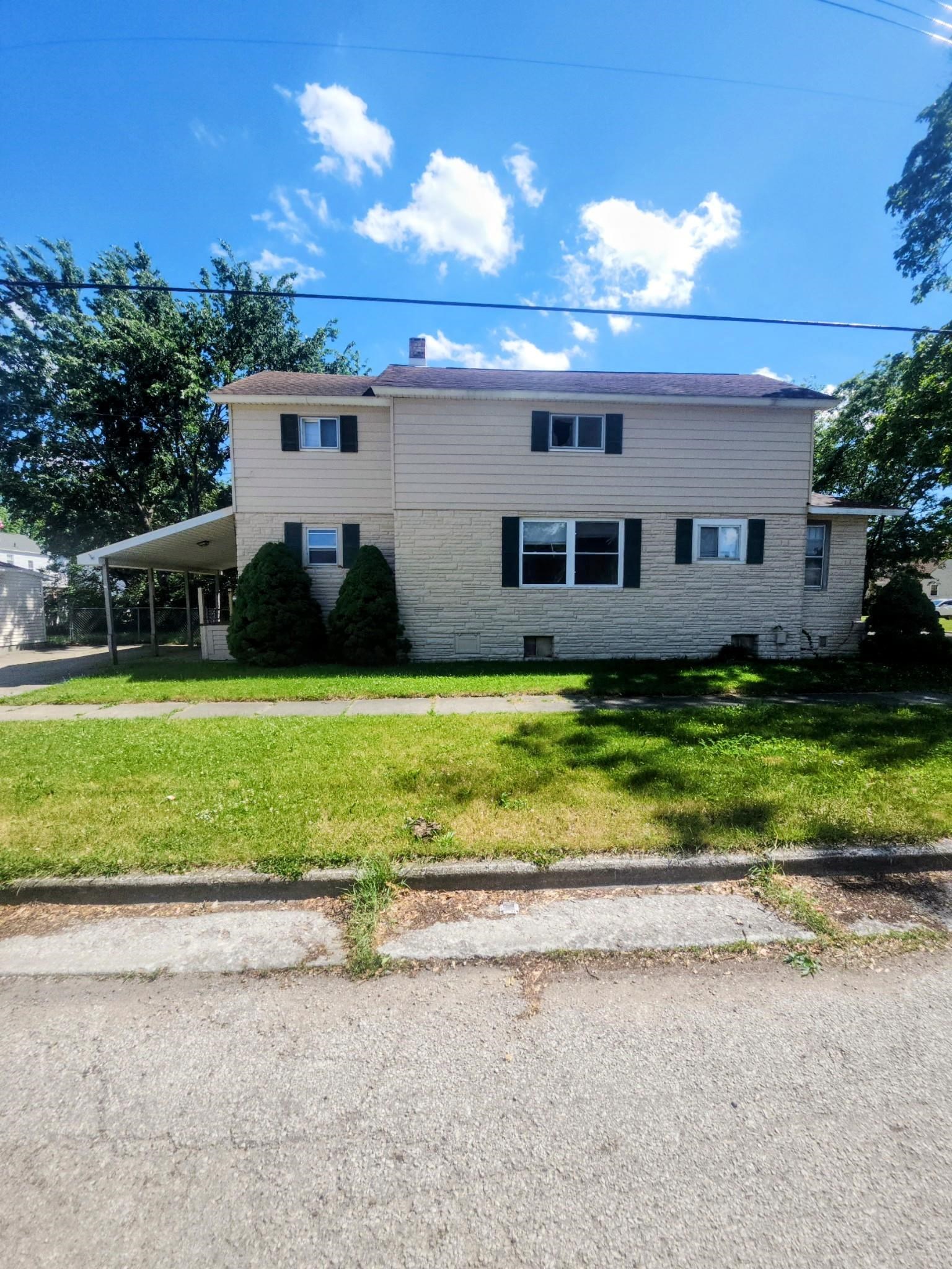 310 N Mountain