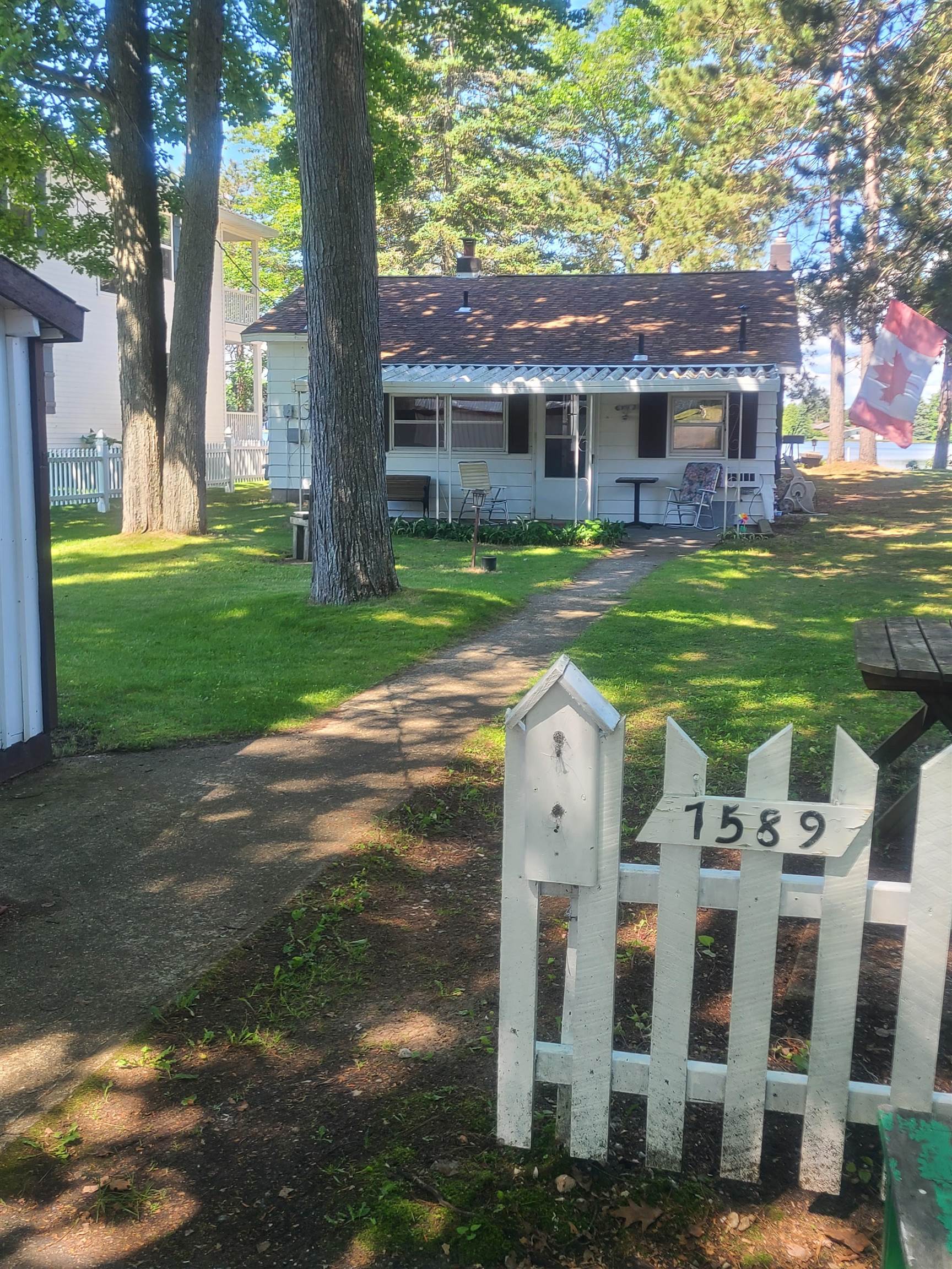7589 E Cedar Lake