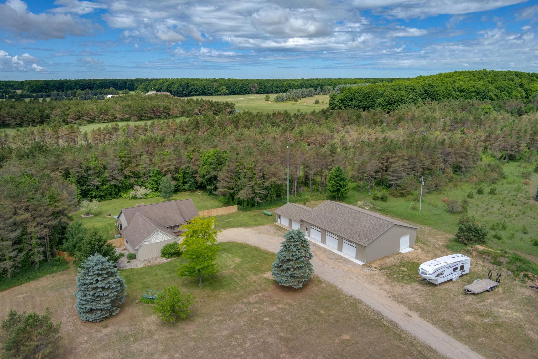 6151 Smith RD