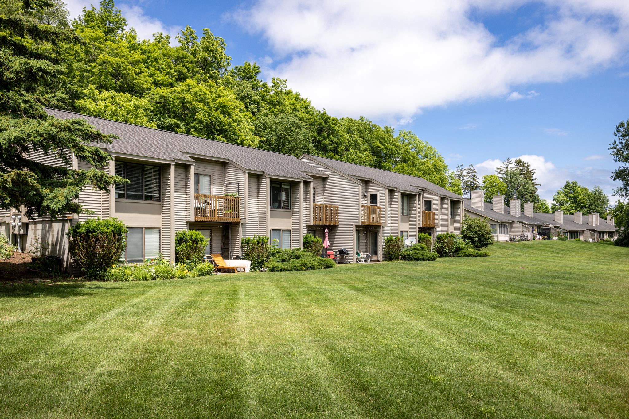 11255 E Fort