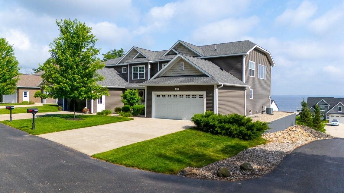 4876 W Houghton Lake DR