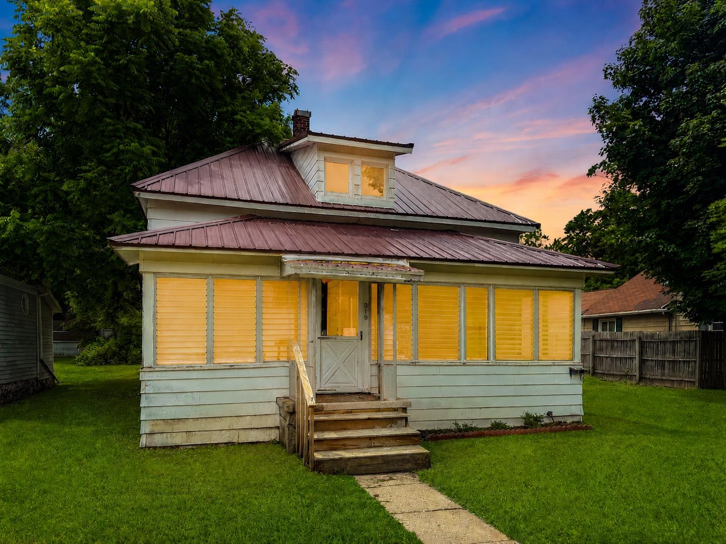 319 W Saginaw