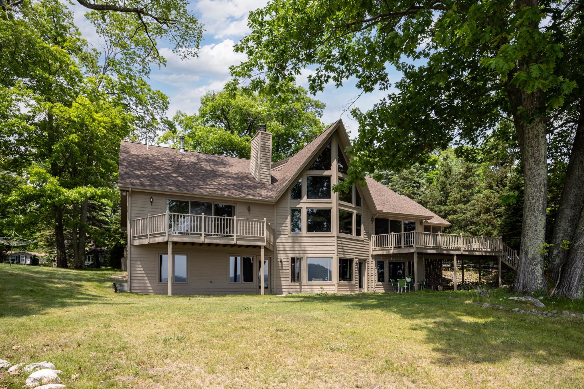 7953 S Glen Lake