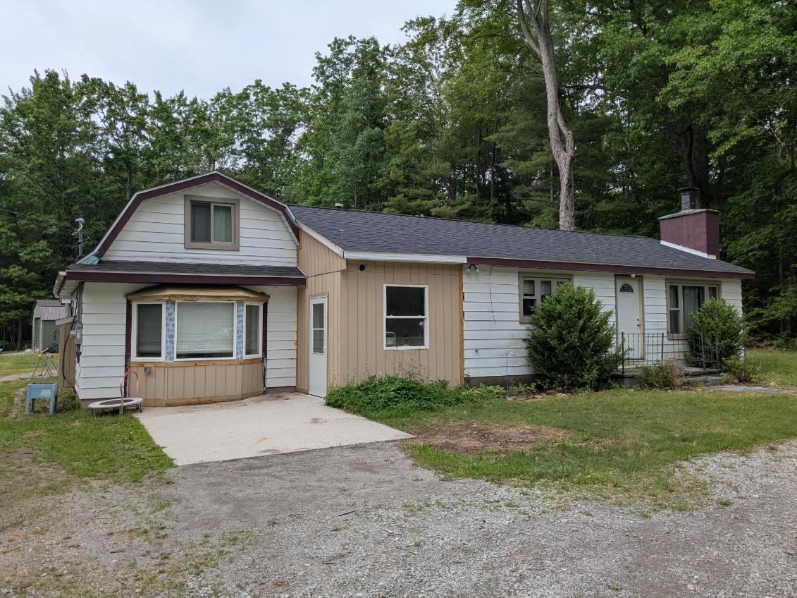 8331 Long Lake