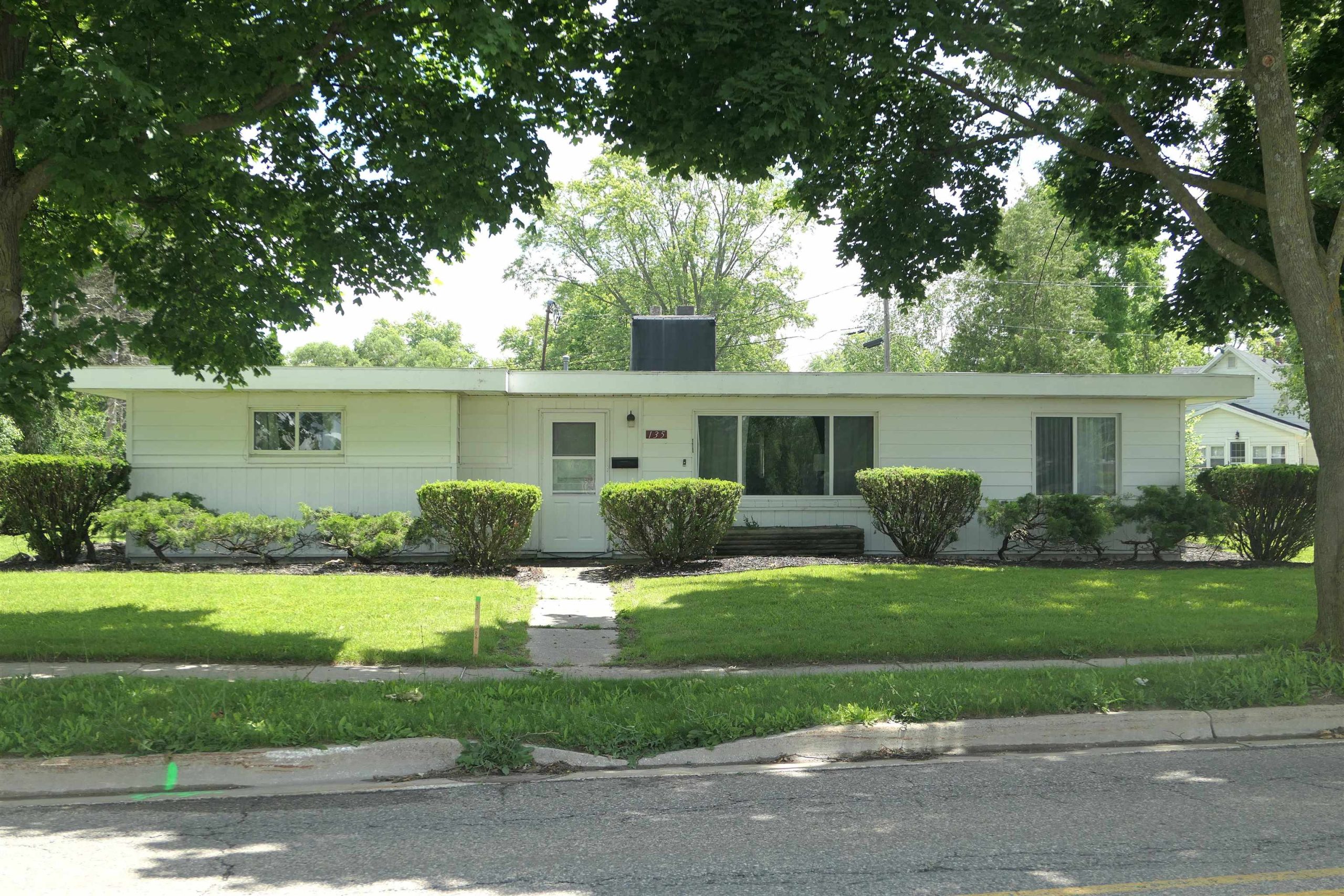 135 Riverside