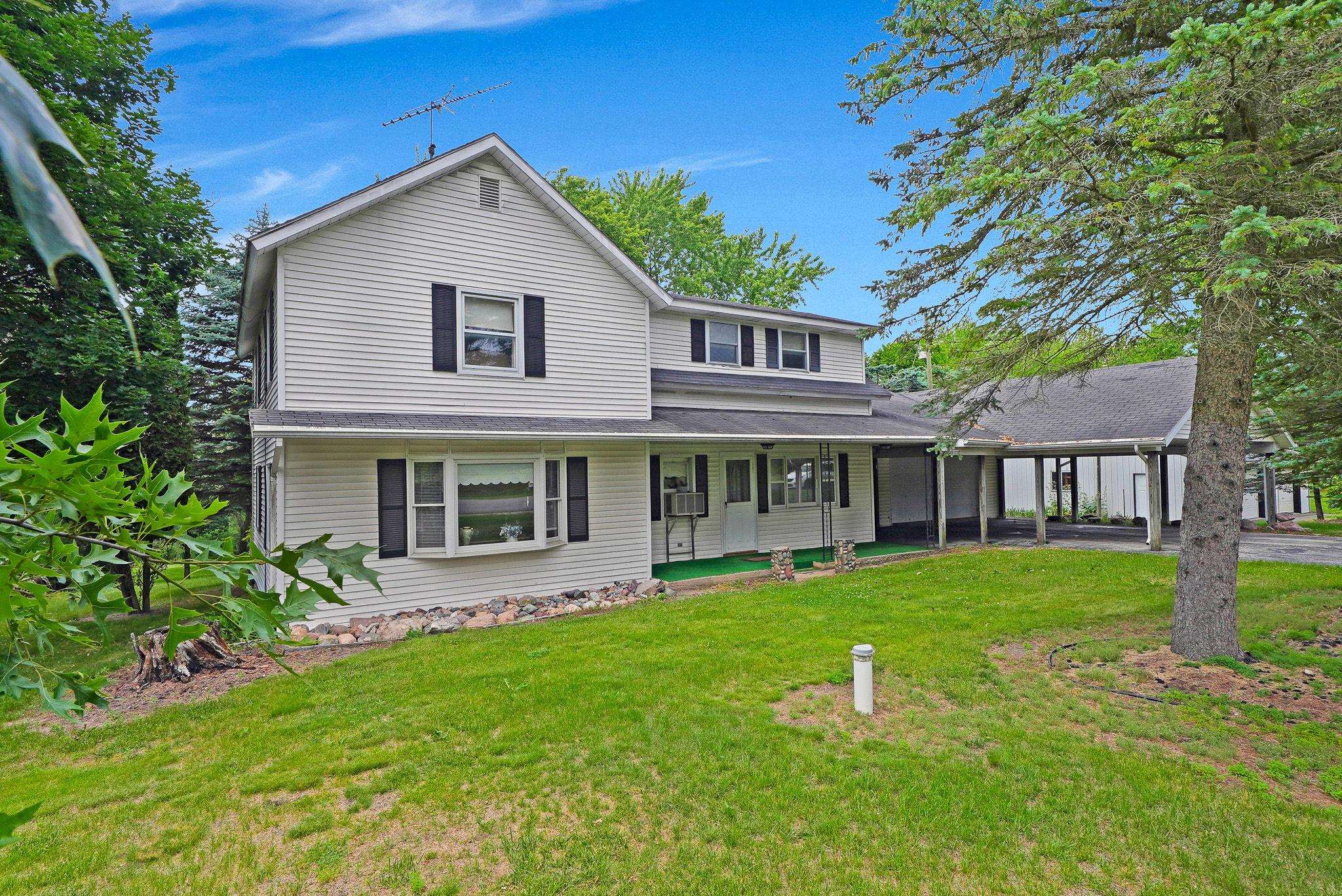 7017 Twin Lakes