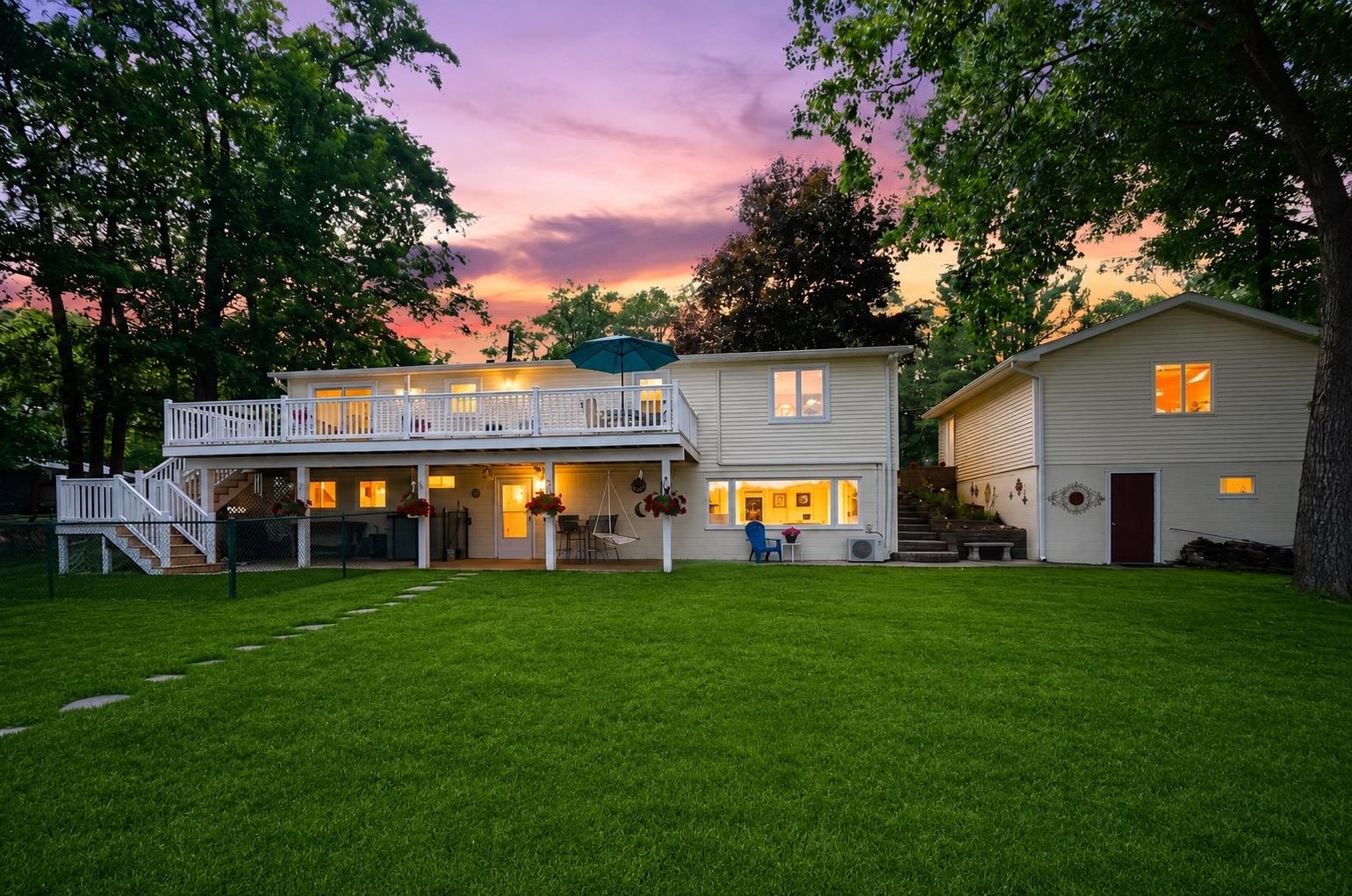 2104 Indian Lake
