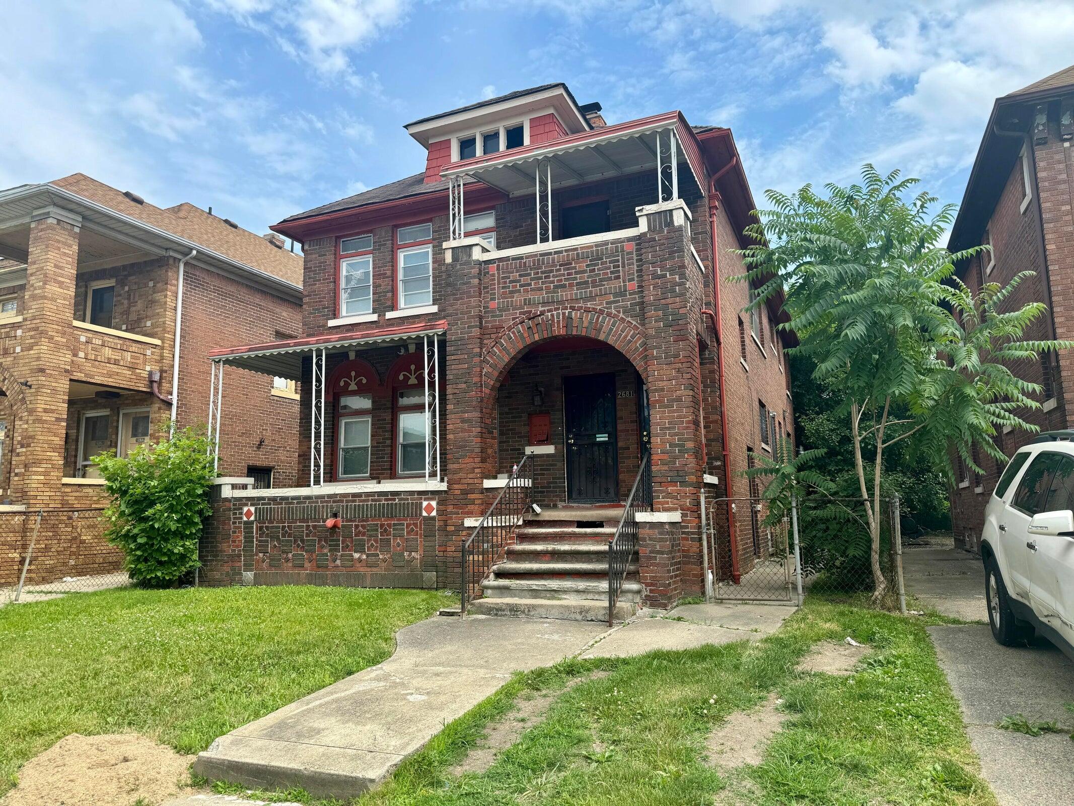2681 Pasadena Street