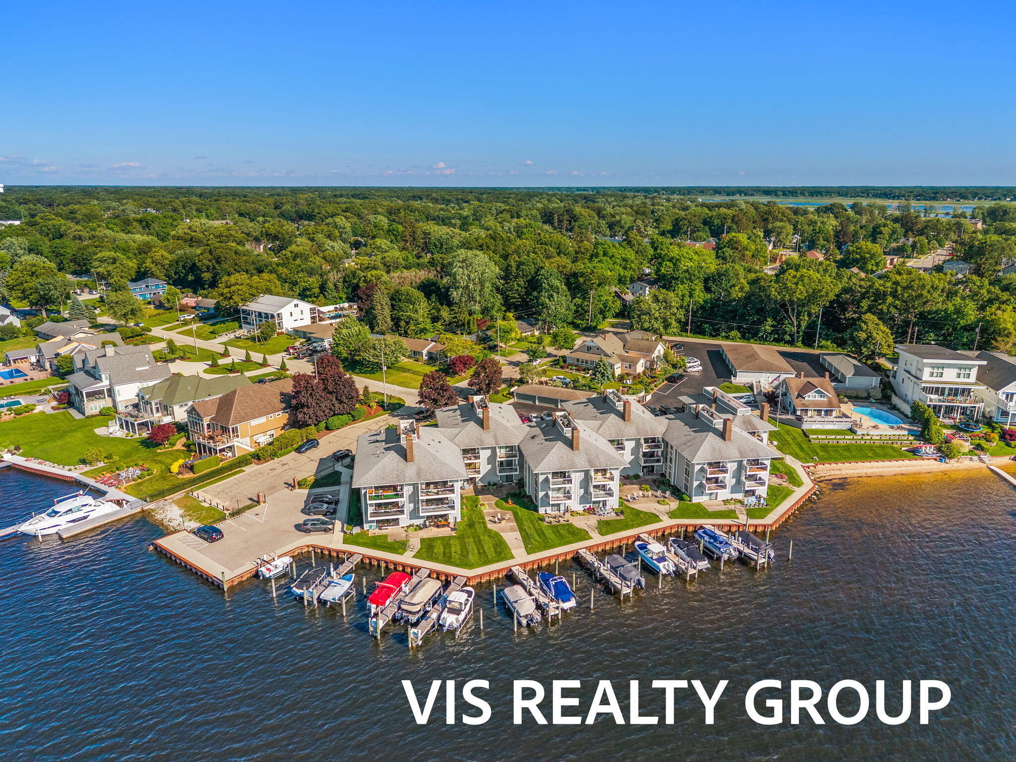 400 Lakeview Court Unit: 8B