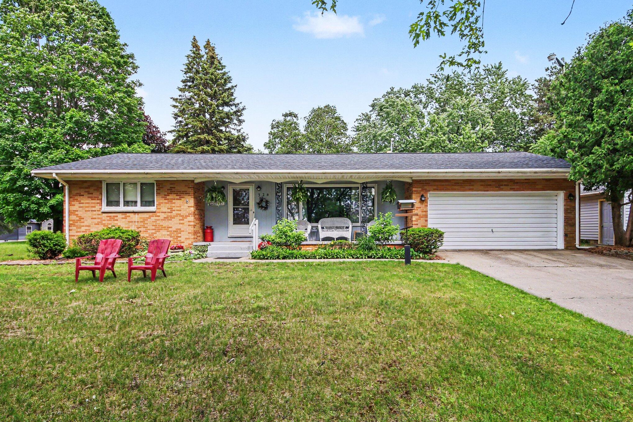 324 Fairlane Drive NW