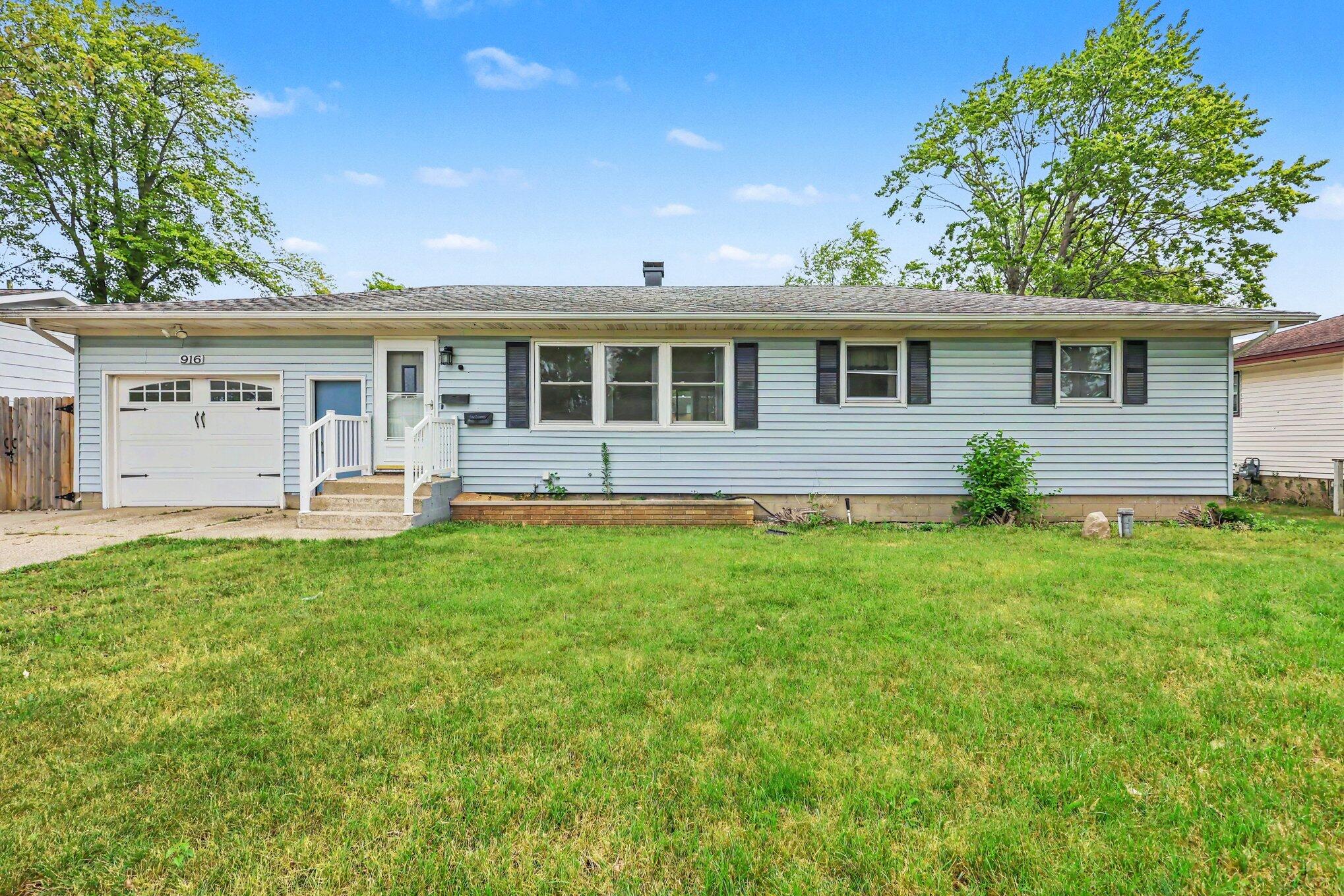 916 Sherwood Road
