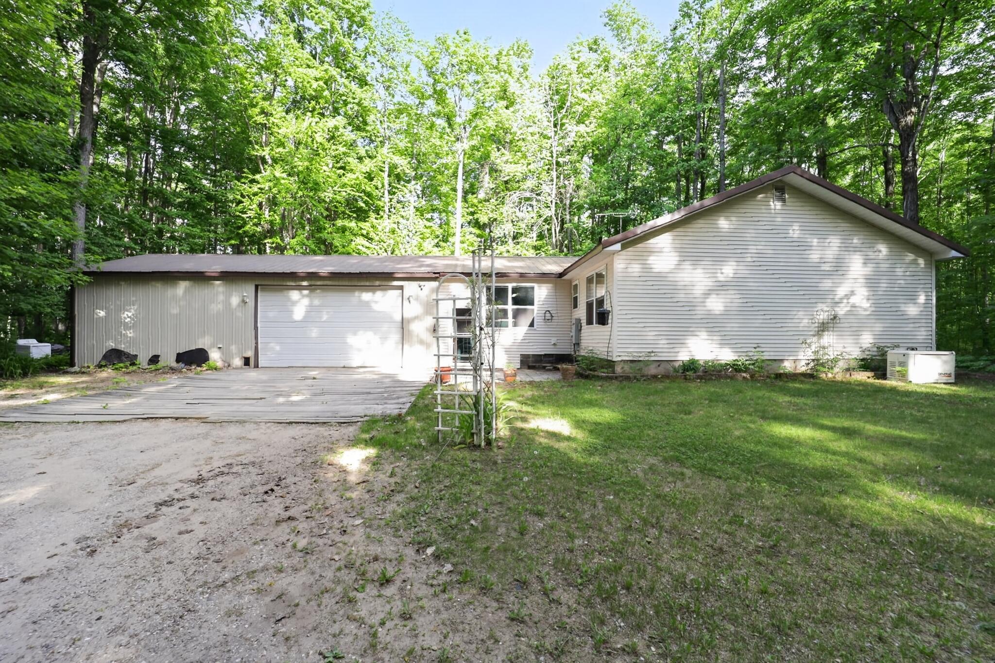 4087 Hillandale Circle