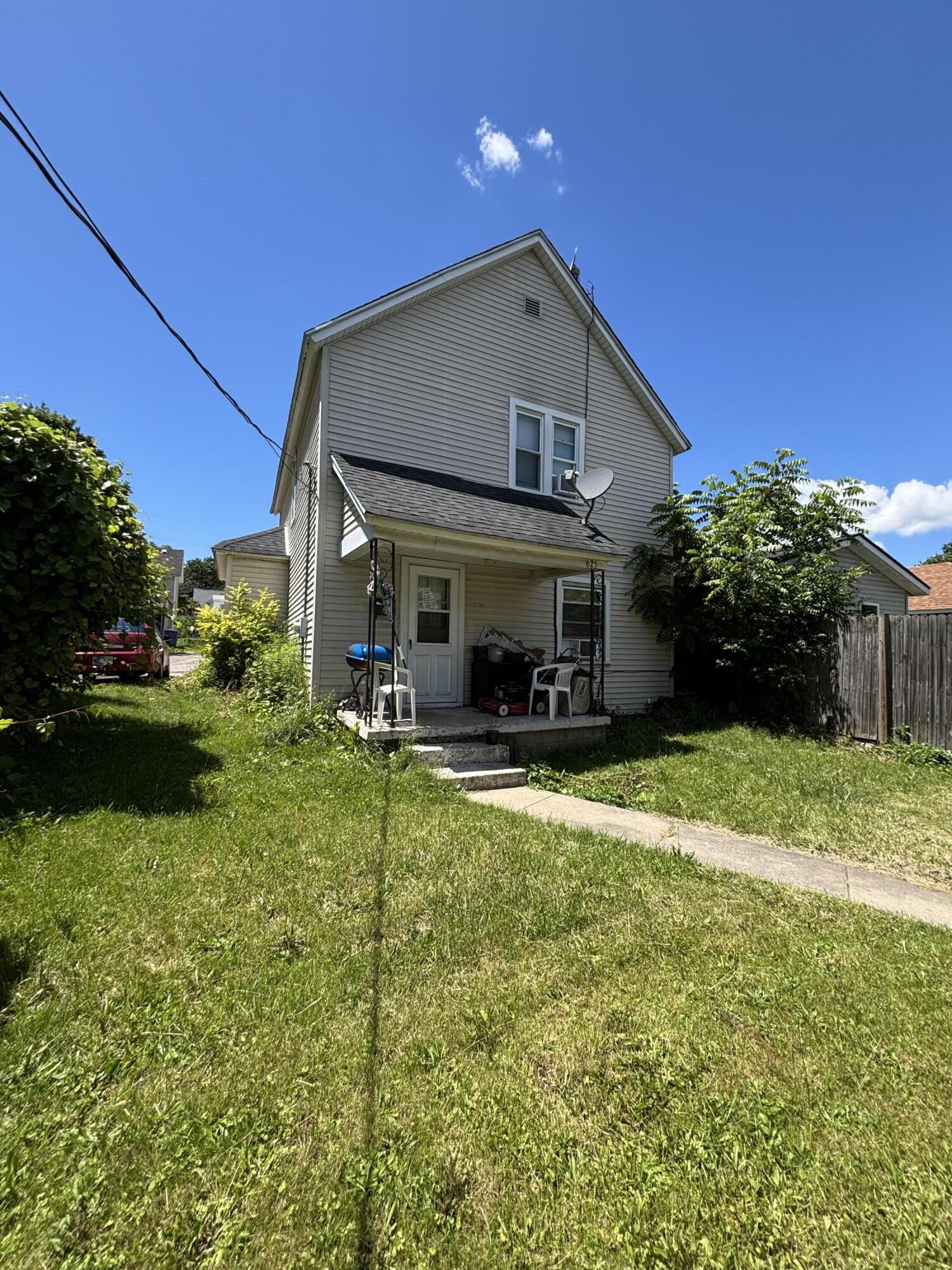 623 Lane Avenue NW Unit: 625
