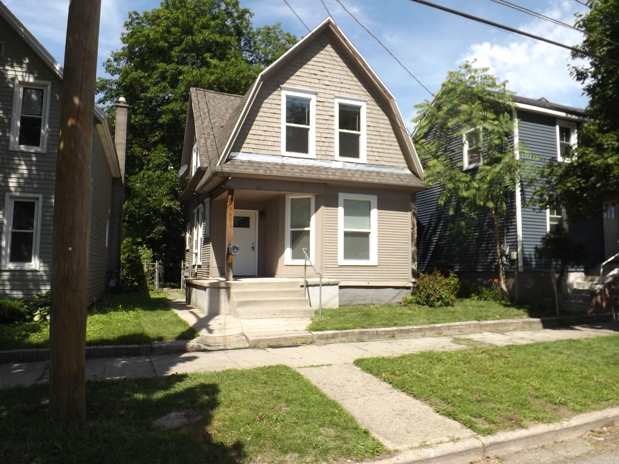 21 Gold Avenue NW