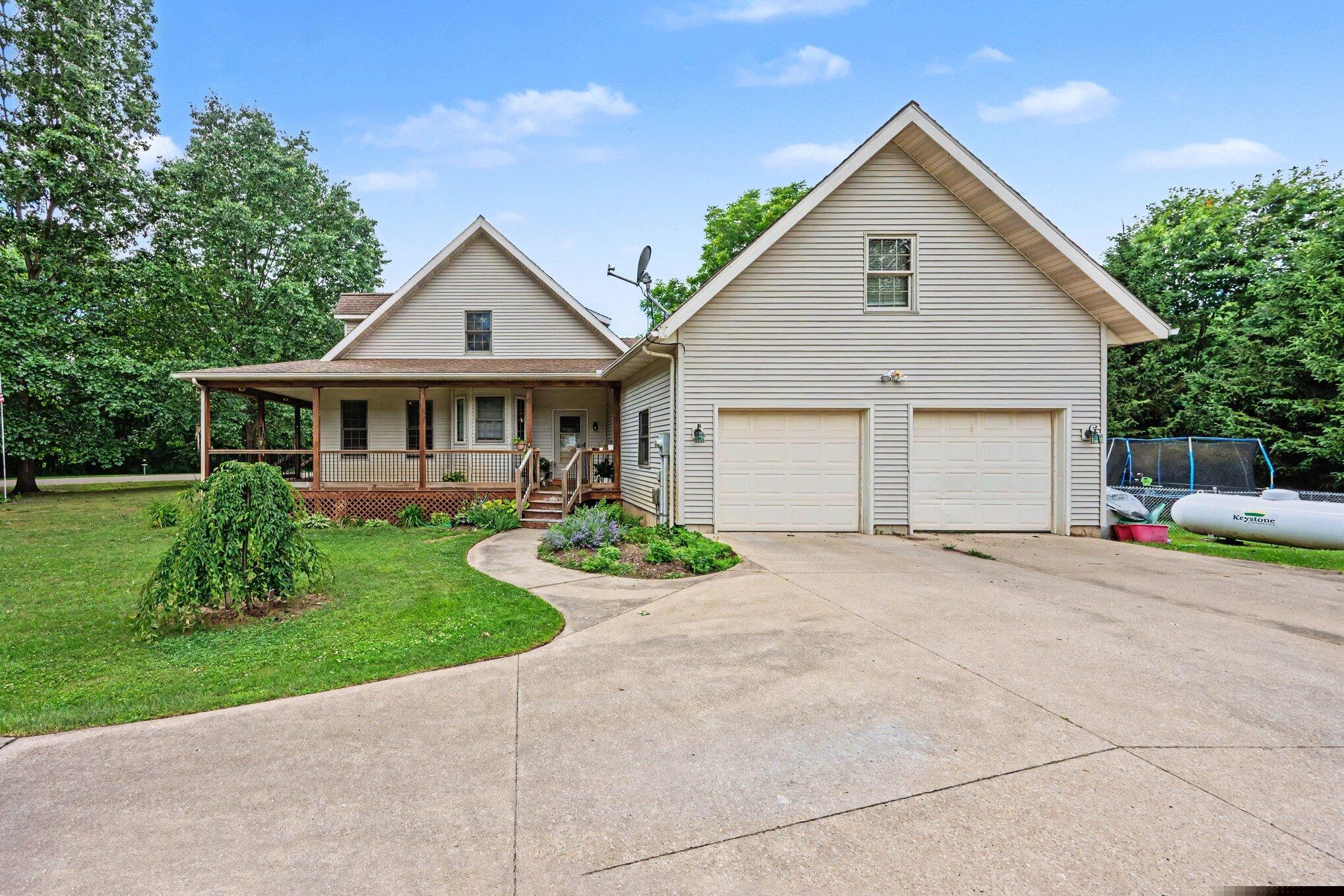 15757 Oakshore Drive
