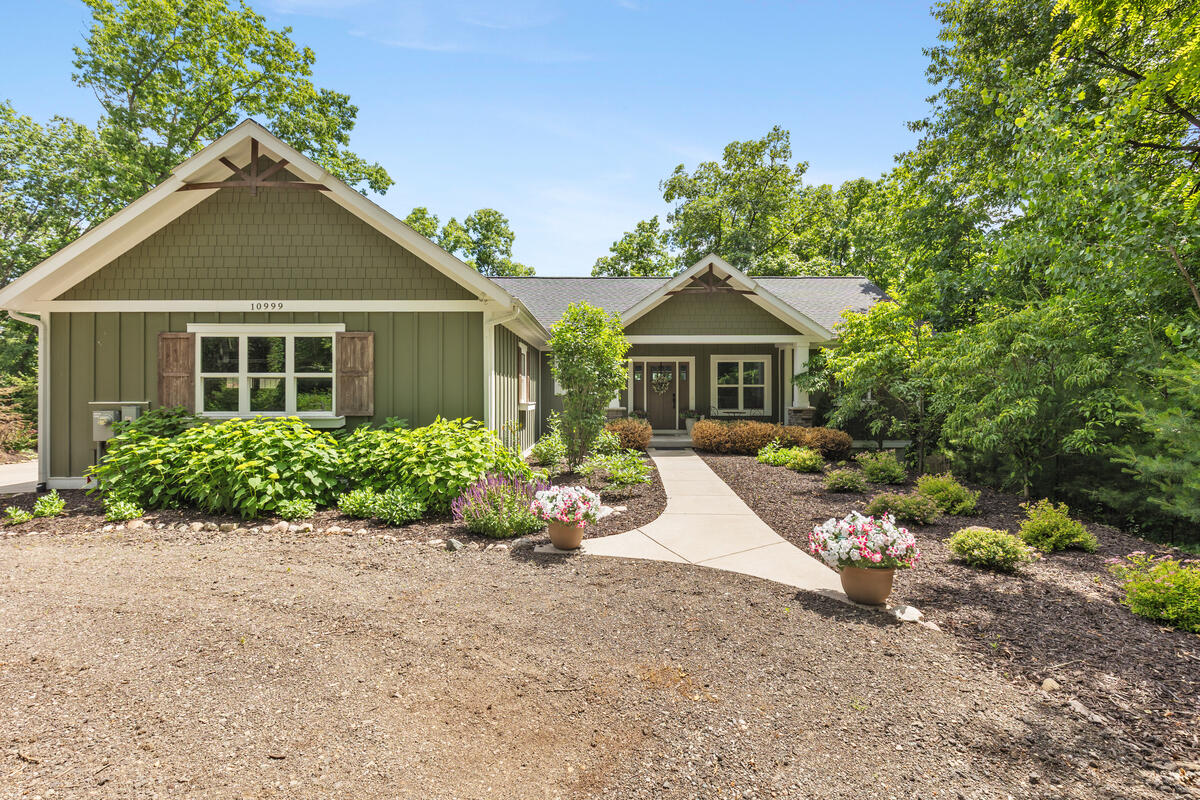 10999 Old Oak Drive