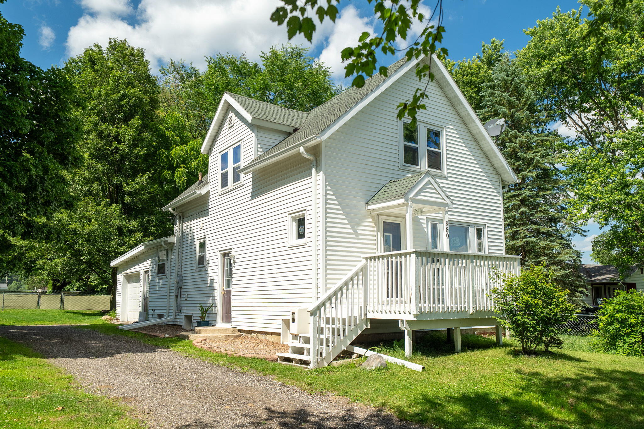 980 E Main Street
