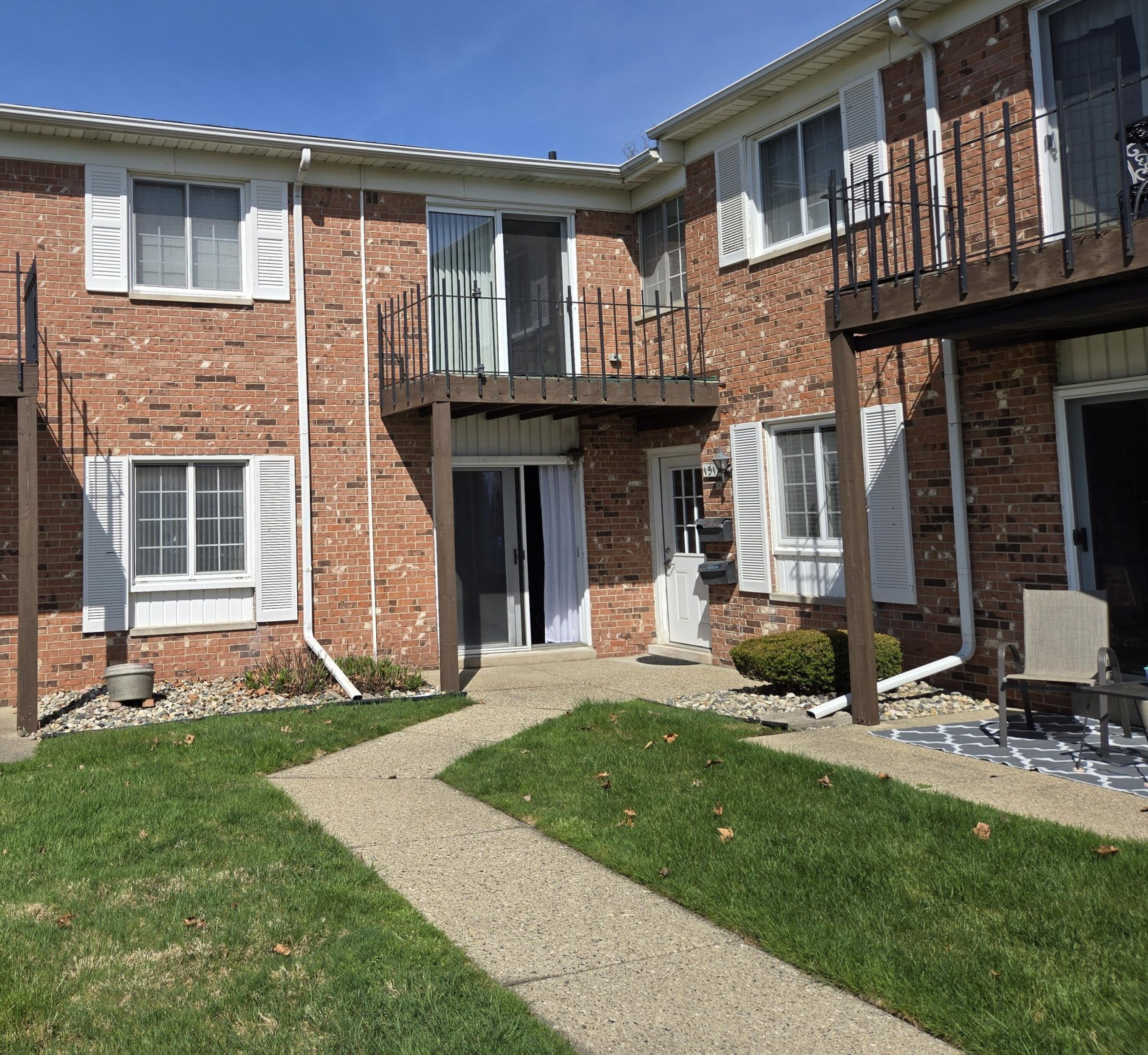 1512 Normandy Court Unit: 105