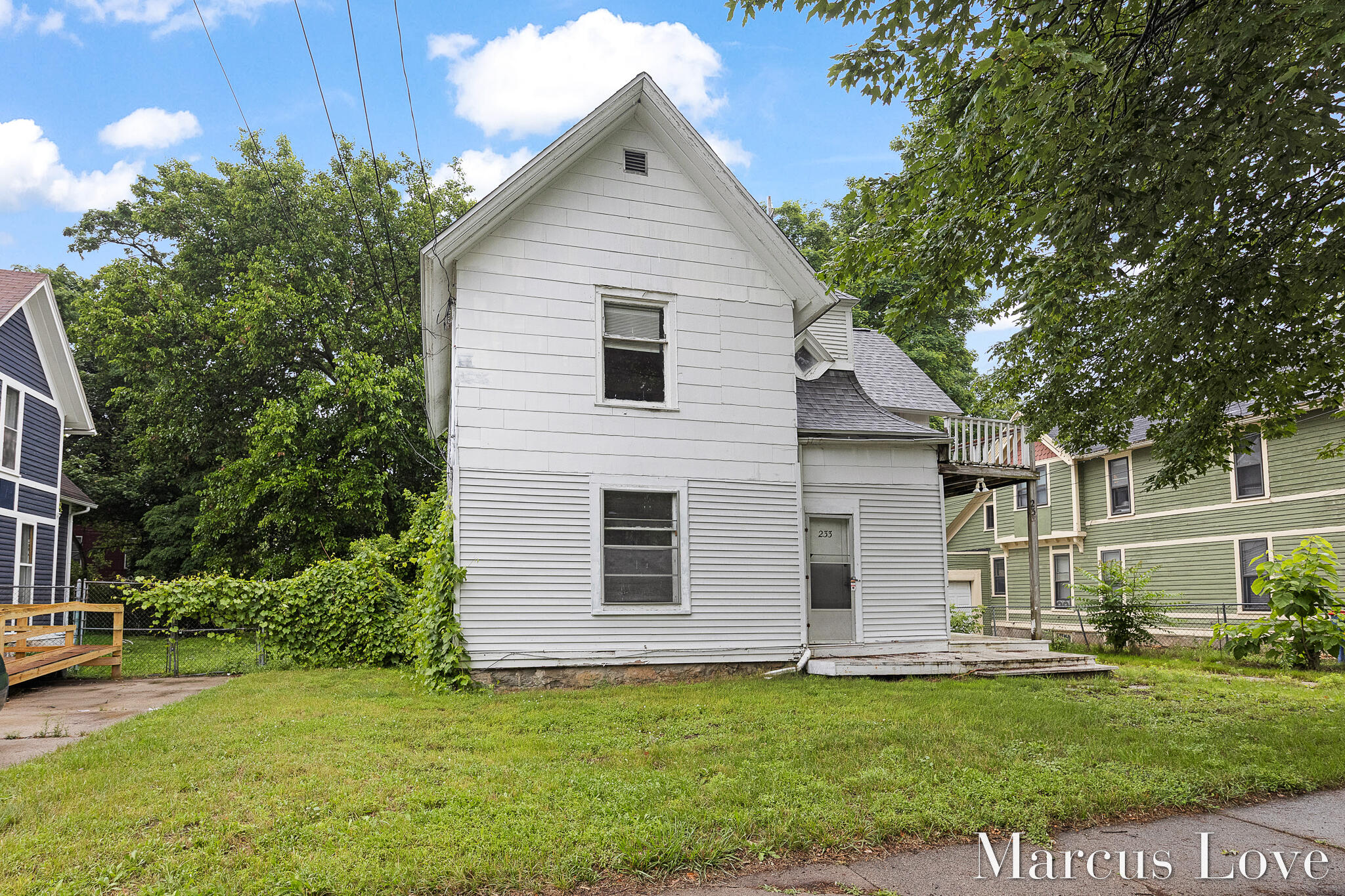 233 Hollister Avenue SE