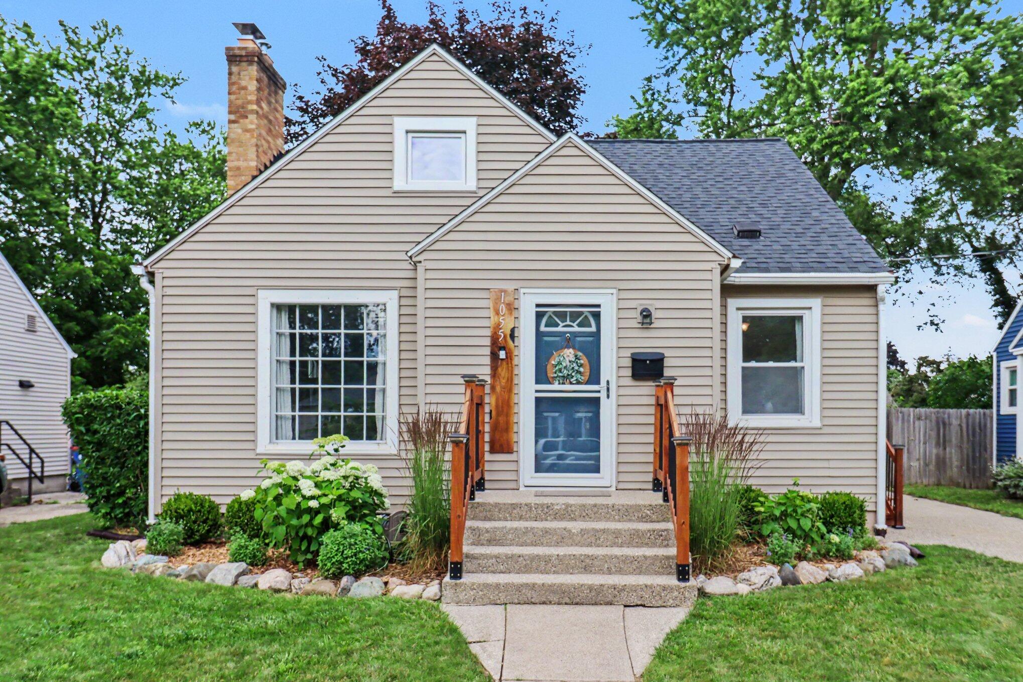 1055 Kelsey Street NE