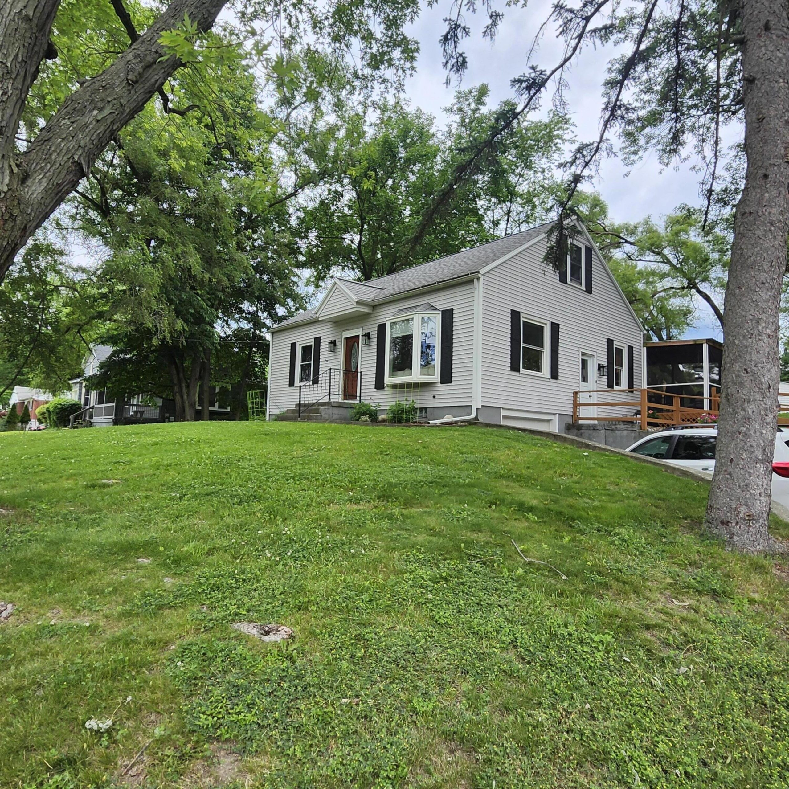 754 Collindale Avenue NW