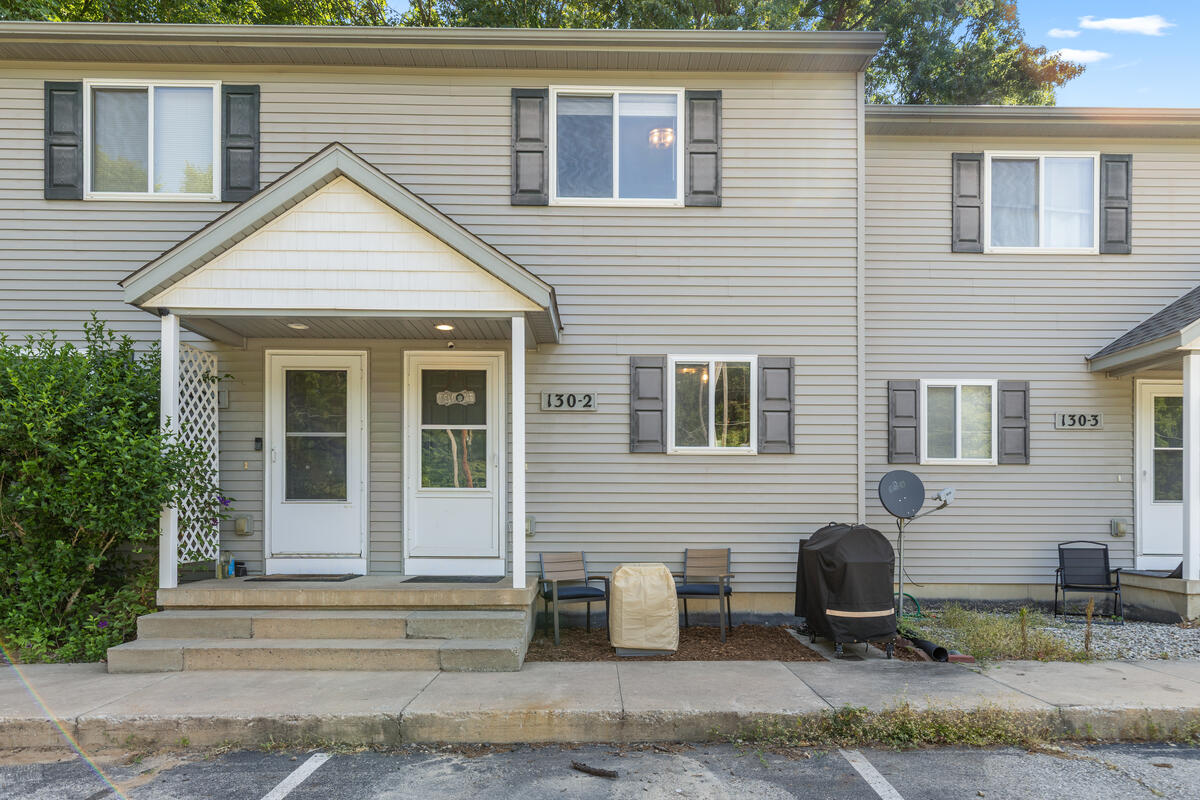 130 Irving Road Unit: 2