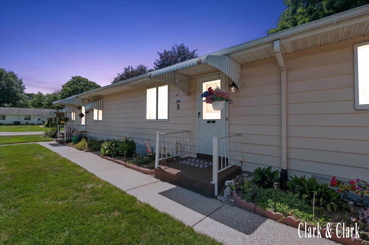 5777 Leisure S Drive SE Building: 17 Unit: 135