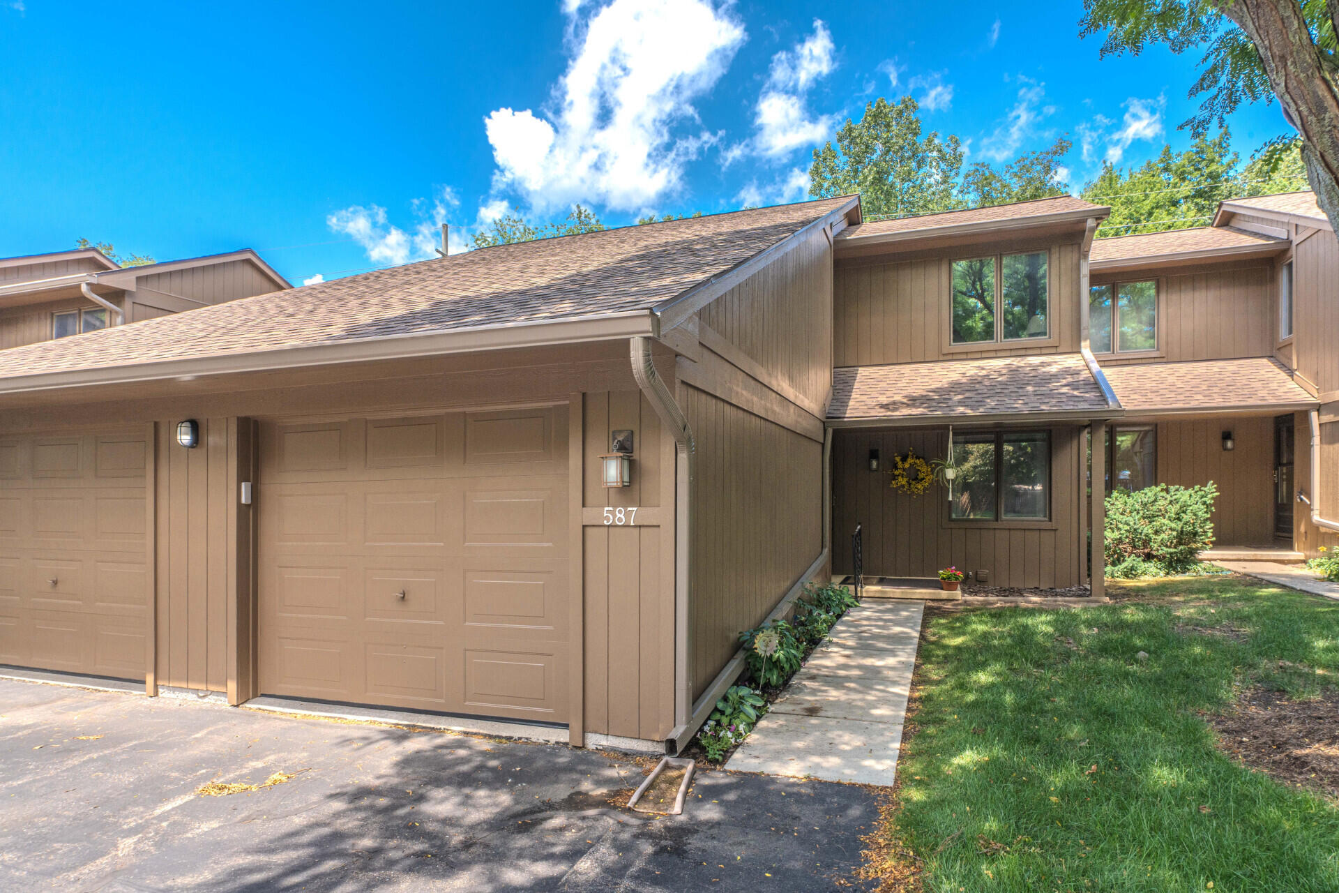 587 Park Place