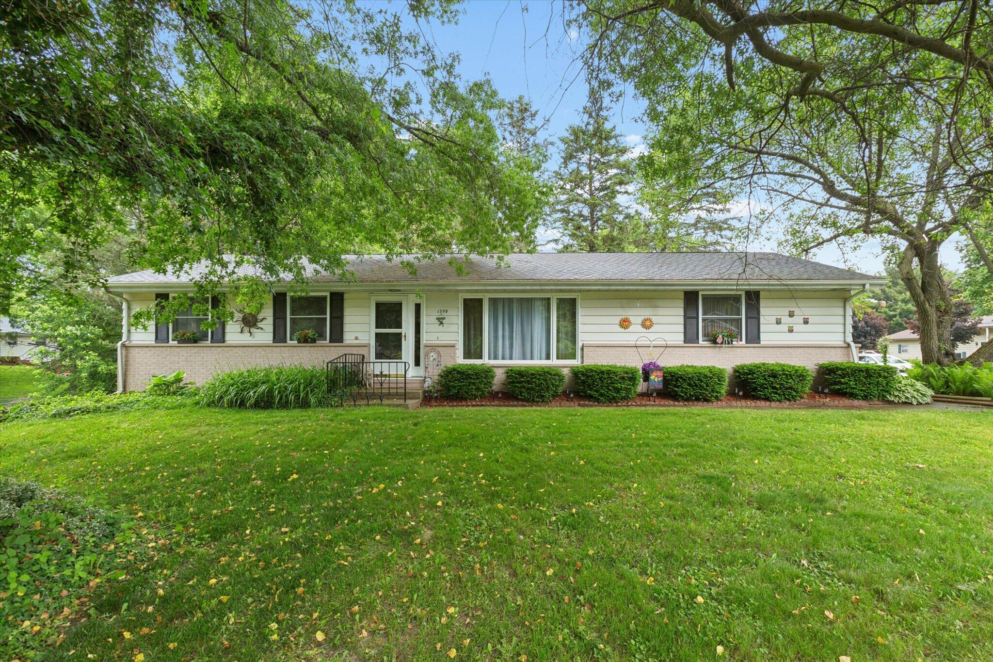 1359 W Glenlord Road