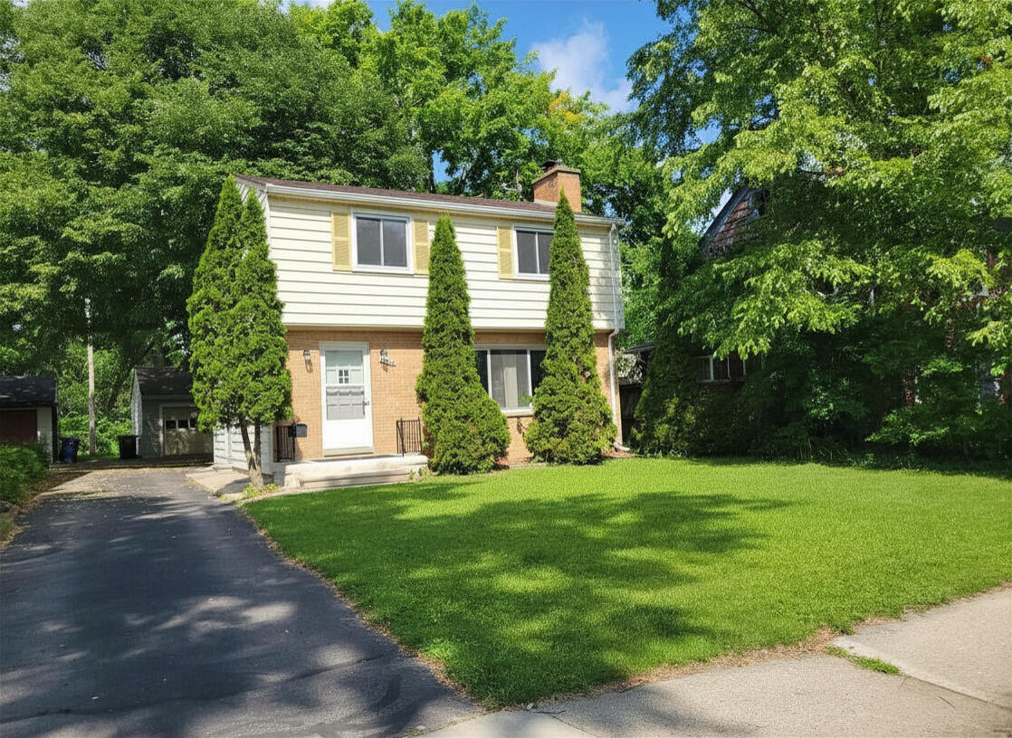 1408 E Park Place