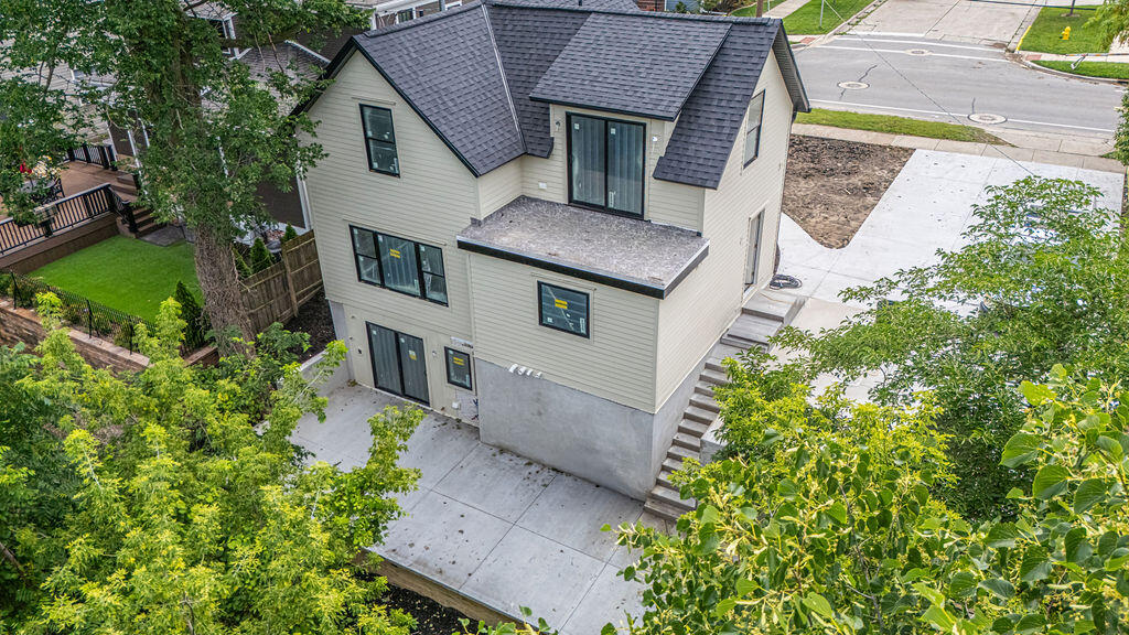 926 Lake Boulevard